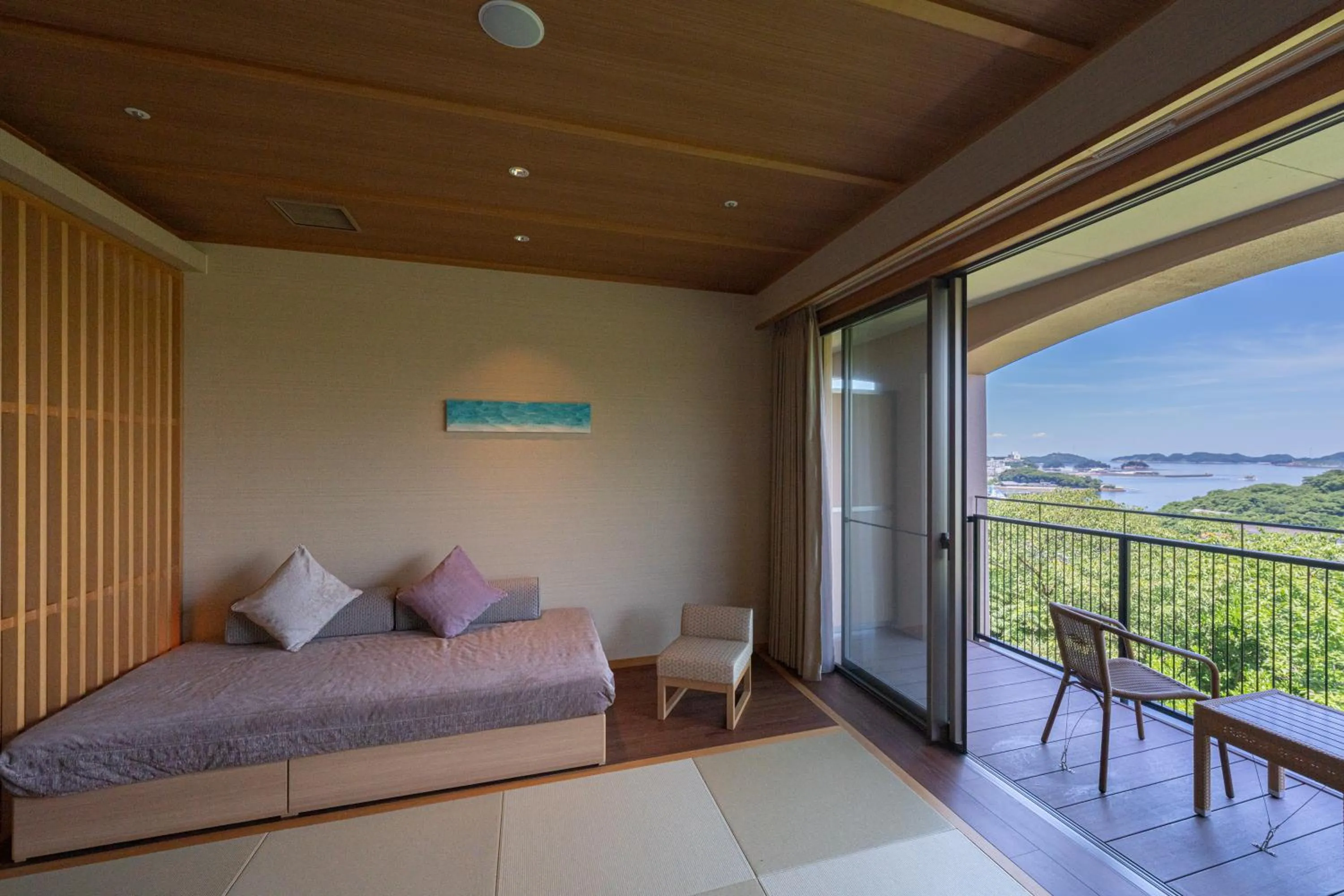 View (from property/room), Bed in KAMENOI HOTEL Toba