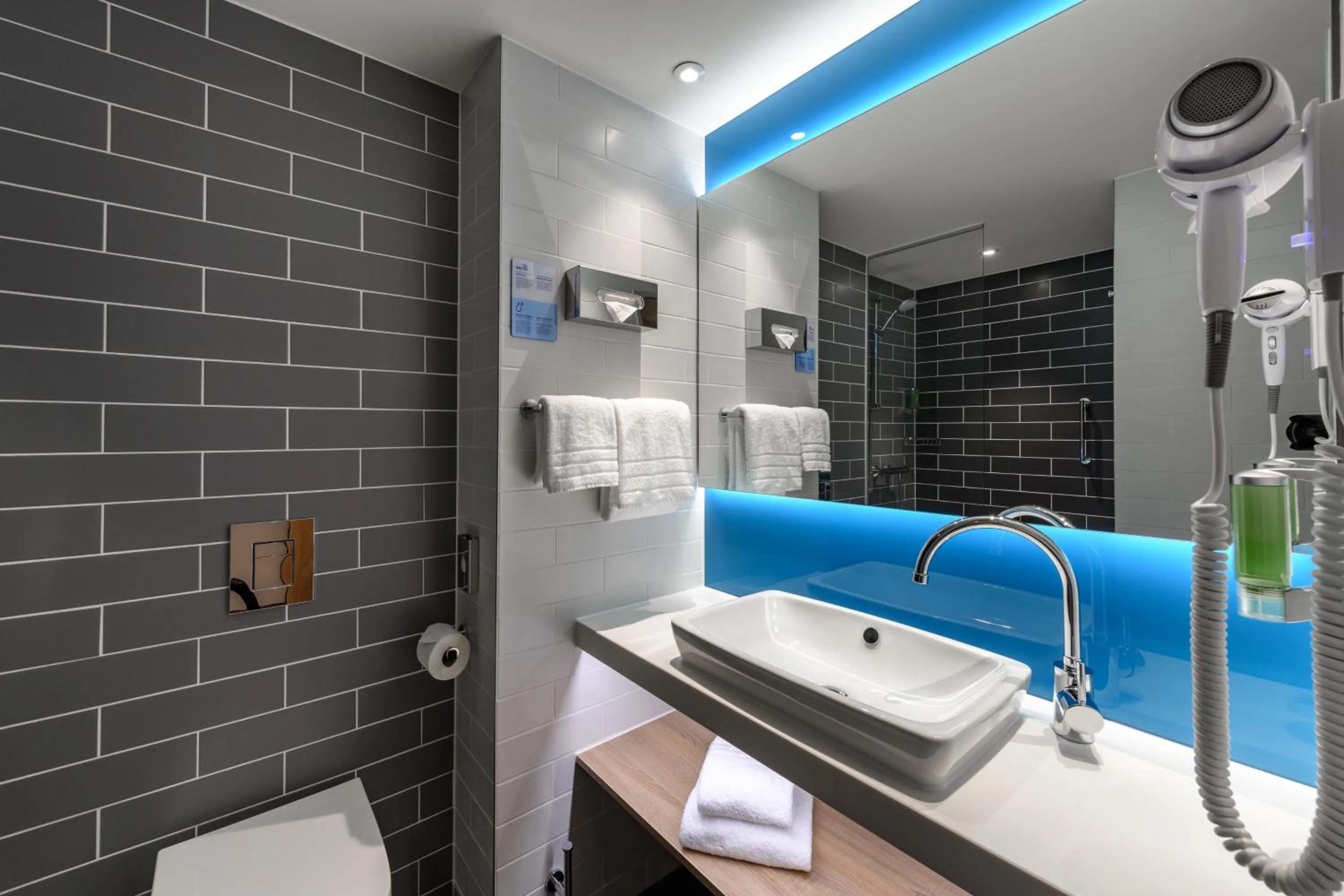 Bathroom in Holiday Inn Express Göttingen by IHG