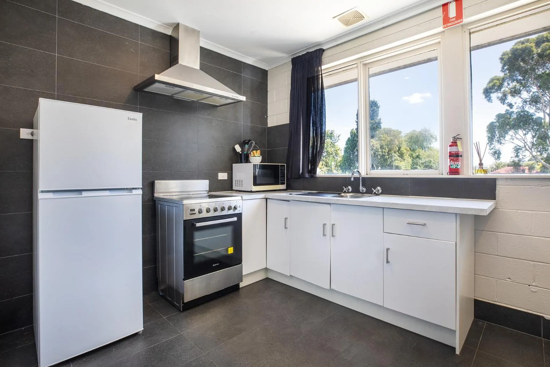 Kitchen or kitchenette in The Mulgrave Motel