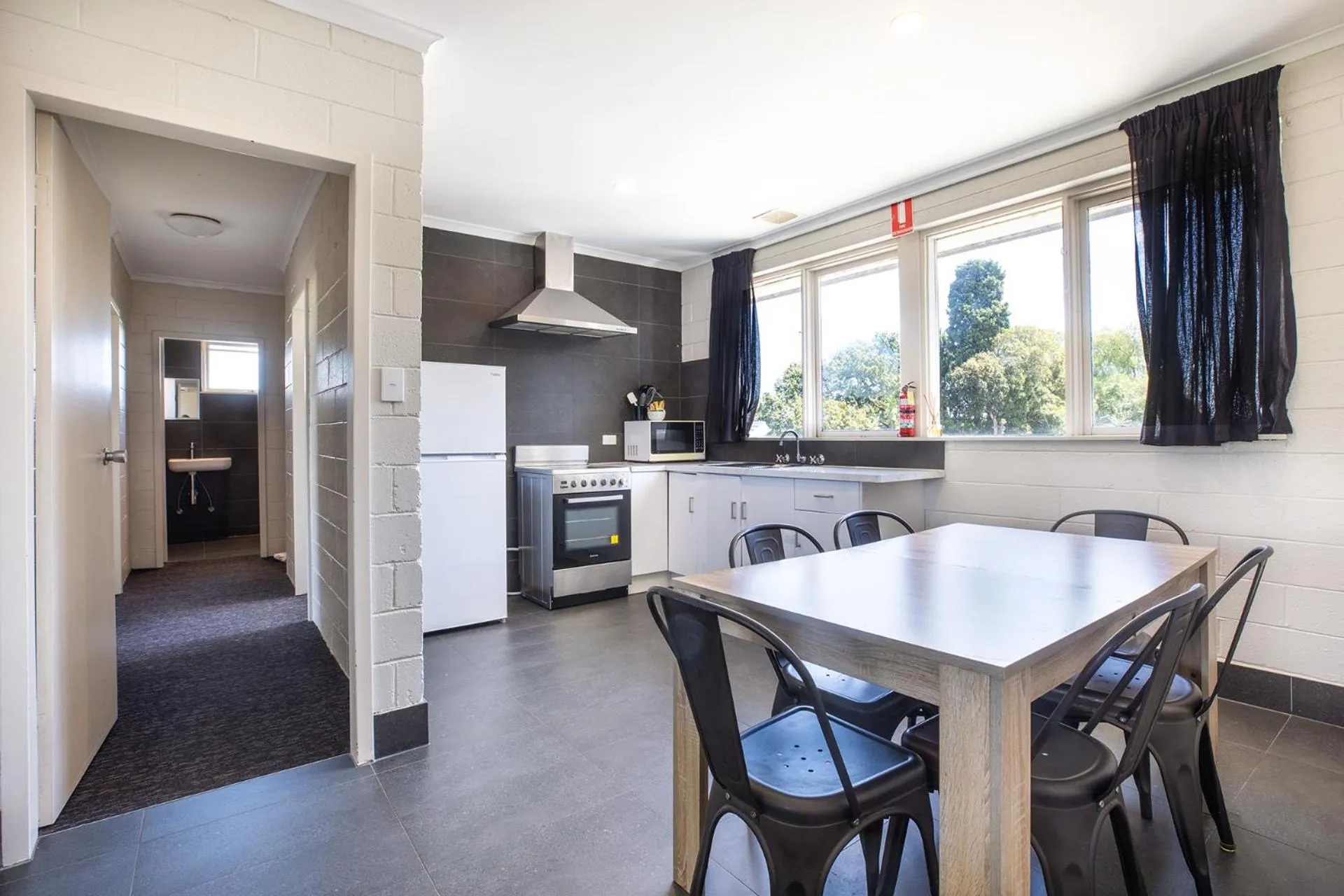 Kitchen or kitchenette in The Mulgrave Motel