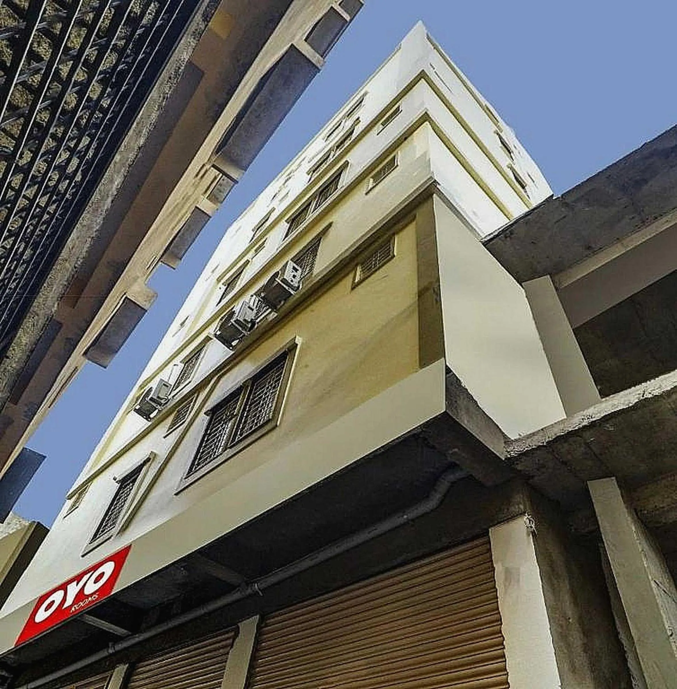 Facade/entrance in Hotel O Lal Residency