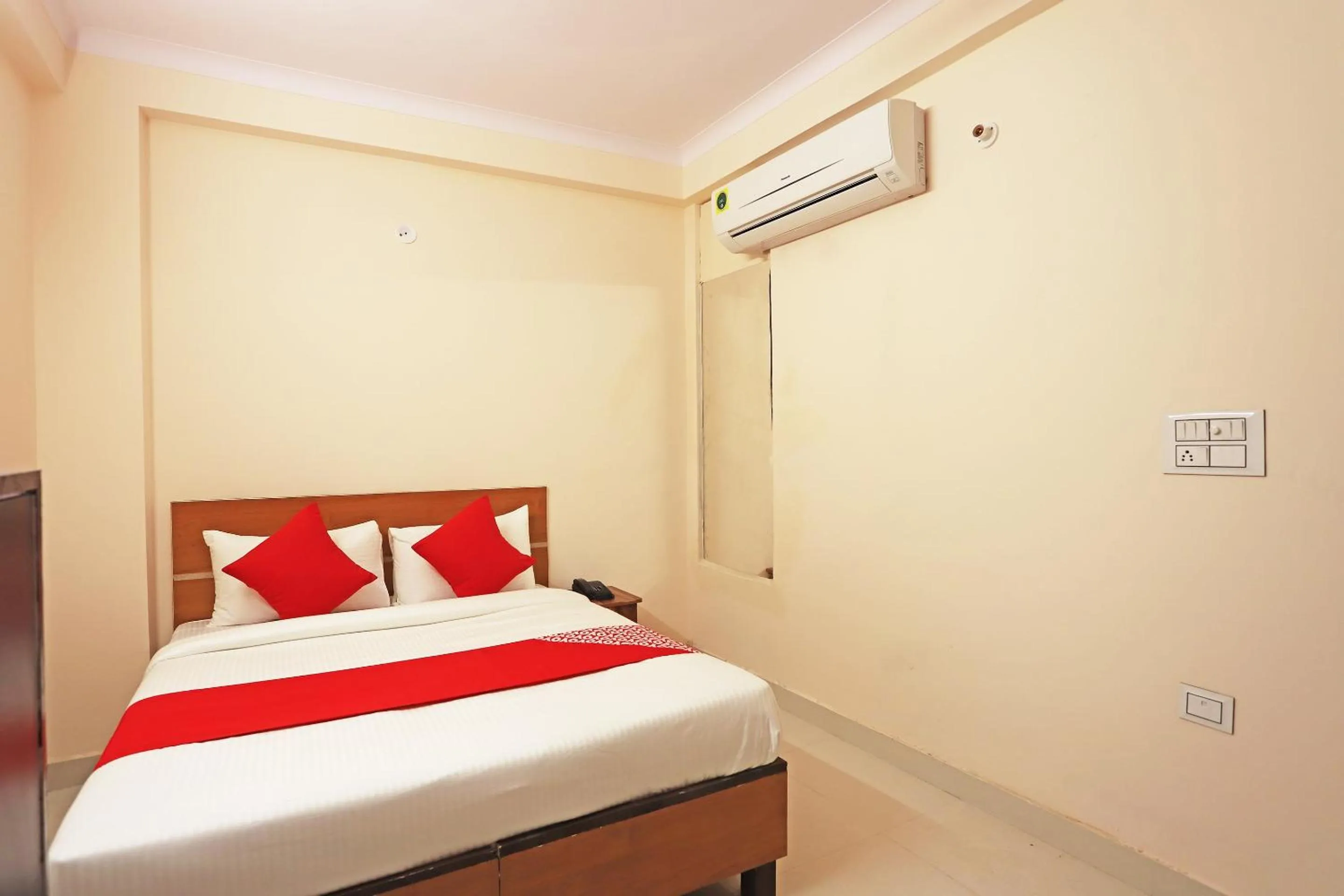 Bedroom, Bed in Hotel O Lal Residency