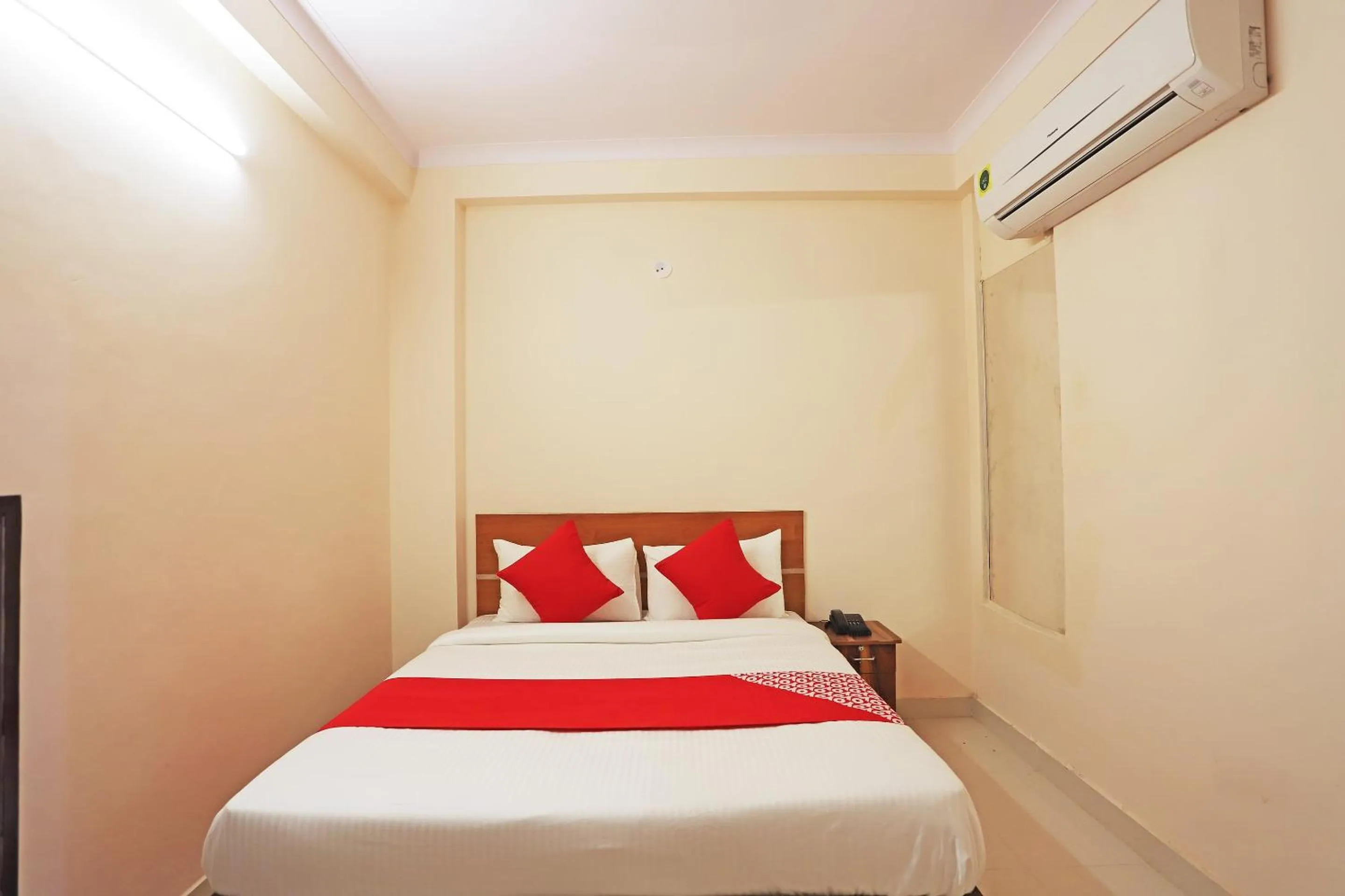 Bedroom, Bed in Hotel O Lal Residency