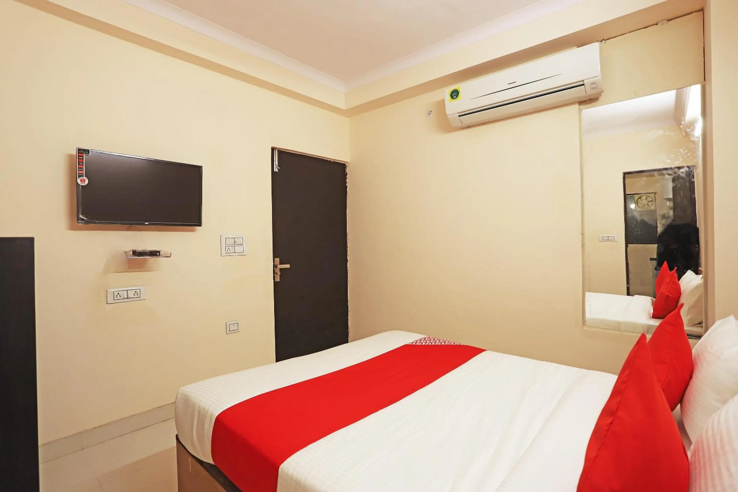 Bedroom, Bed in Hotel O Lal Residency