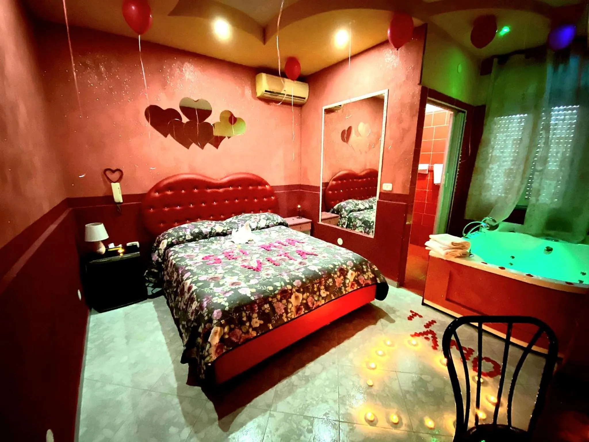 Bed in Hotel Napoleon-Cuore