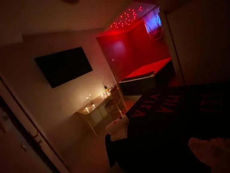 Bed in Hotel Napoleon-Cuore