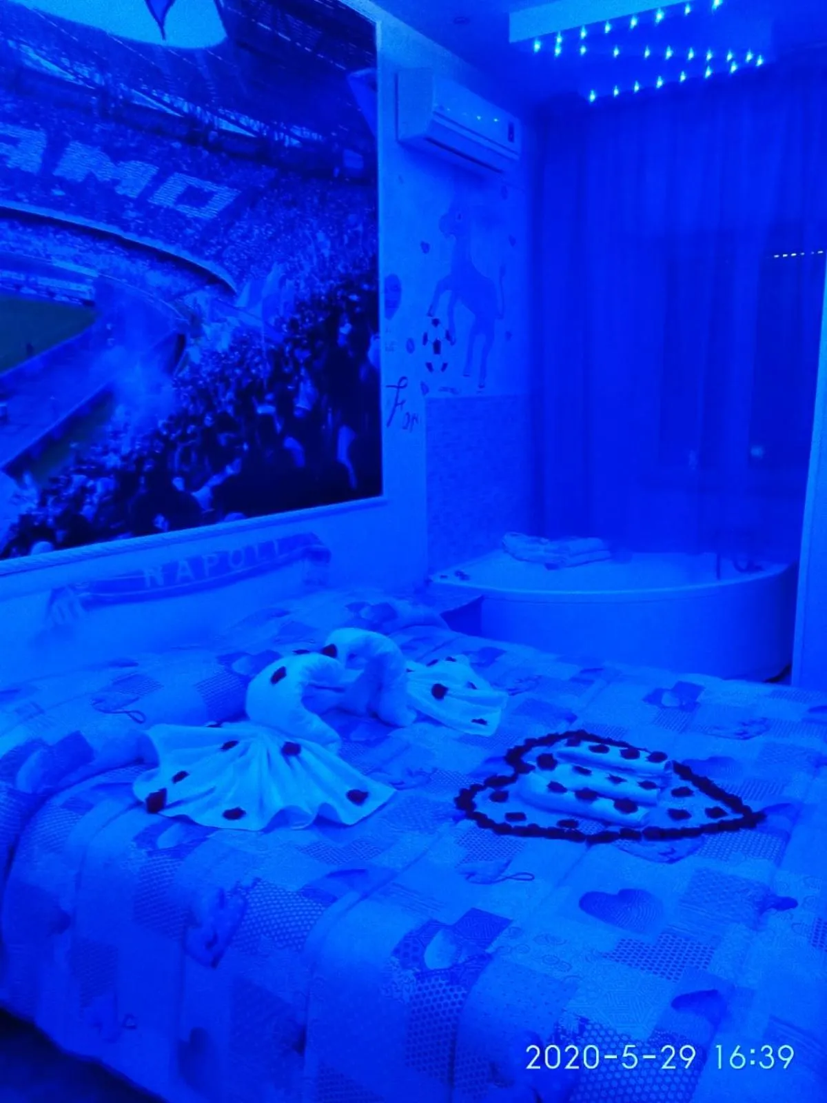 Bed in Hotel Napoleon-Cuore