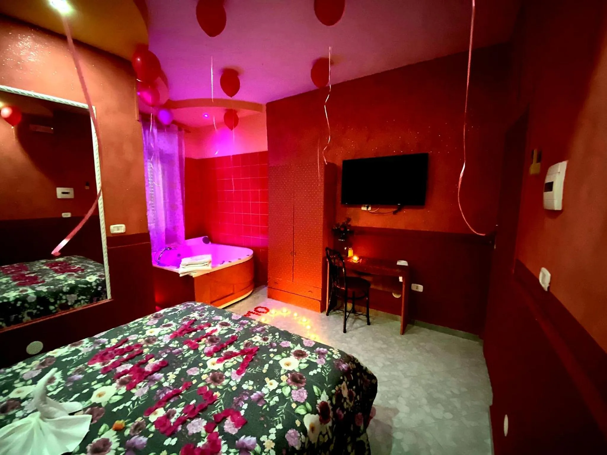 Bed in Hotel Napoleon-Cuore