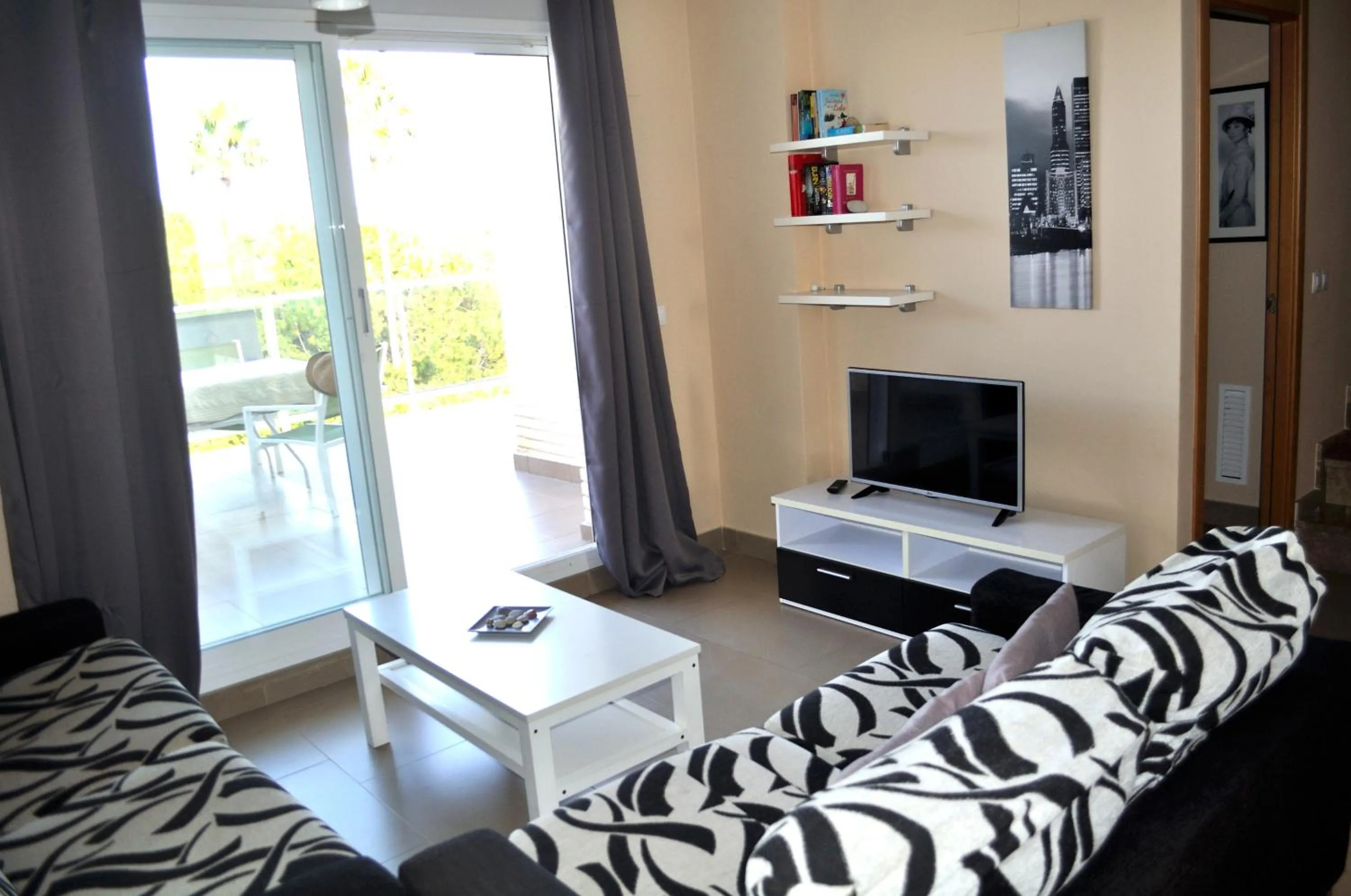 Brisas C8, ático, 3 dormitorios, playa a 100m, by Bookindenia