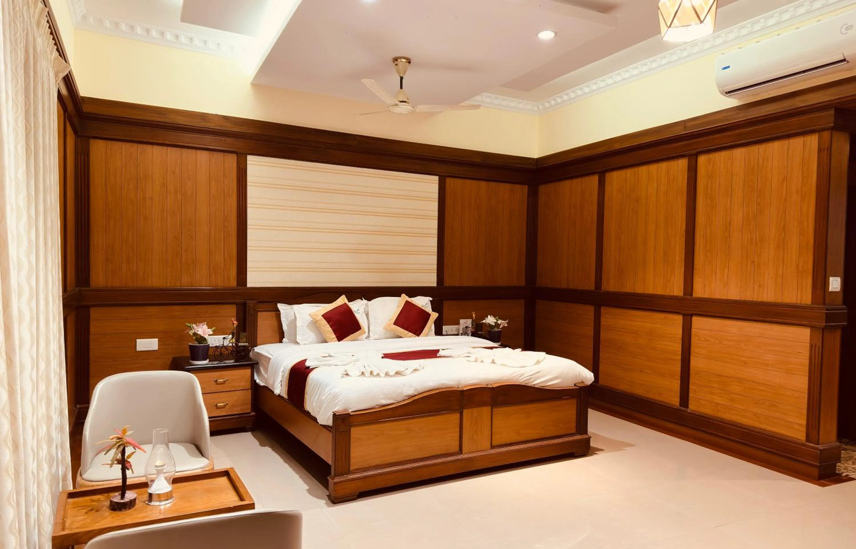 Bed in Holiday Valley Hotels And Resorts