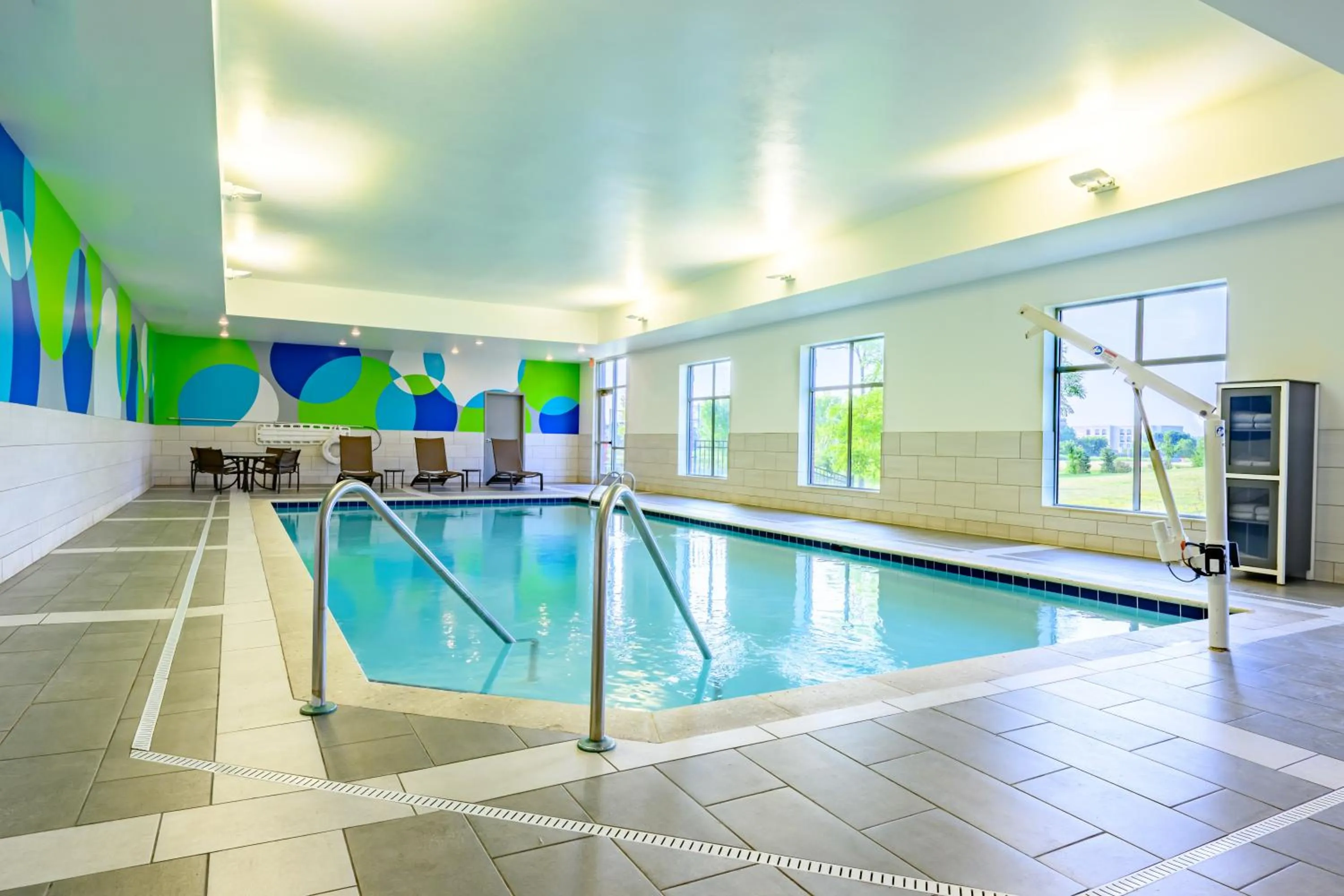 Swimming pool in Hyatt Place Indianapolis Carmel