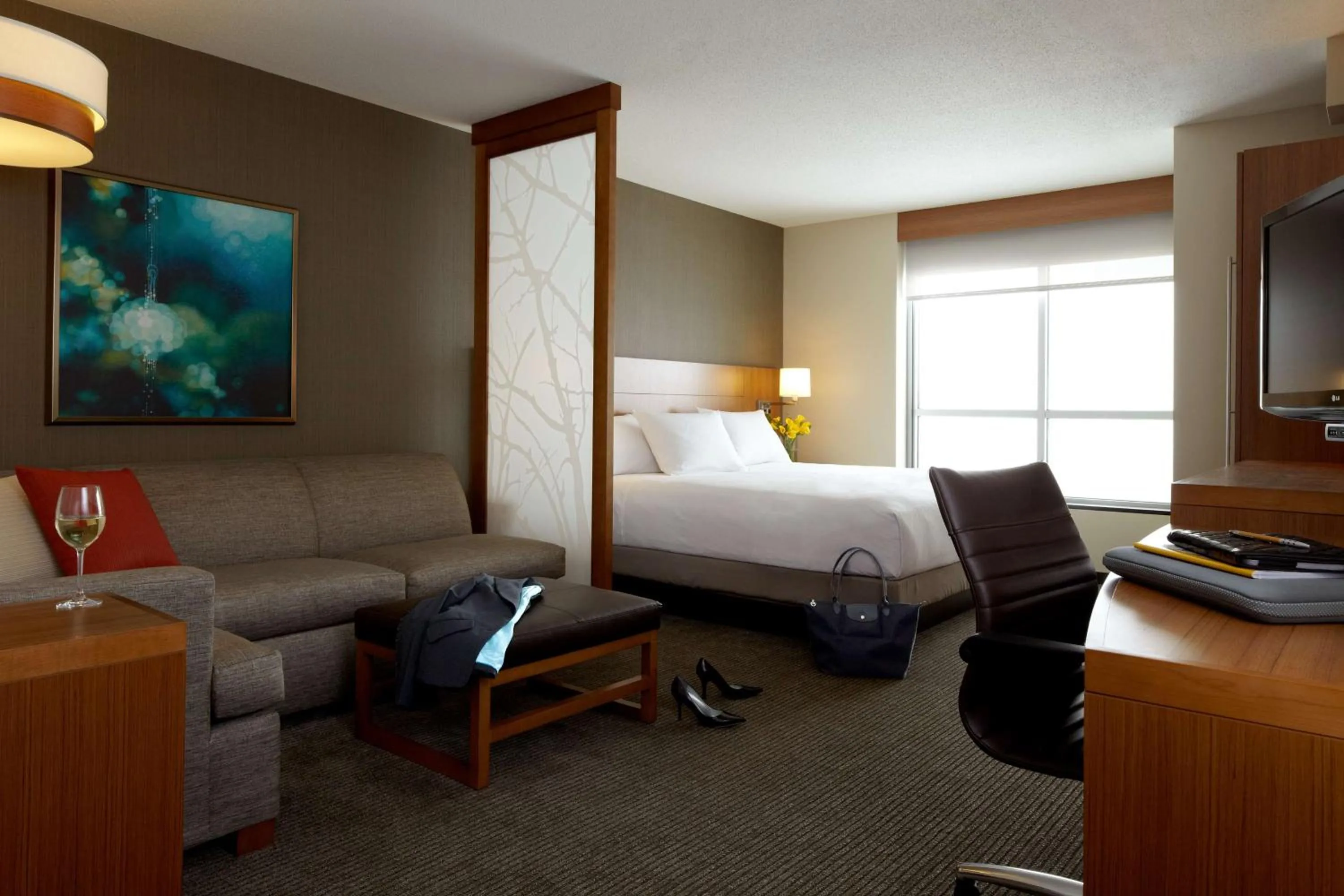 Photo of the whole room, Bed in Hyatt Place Indianapolis Fishers