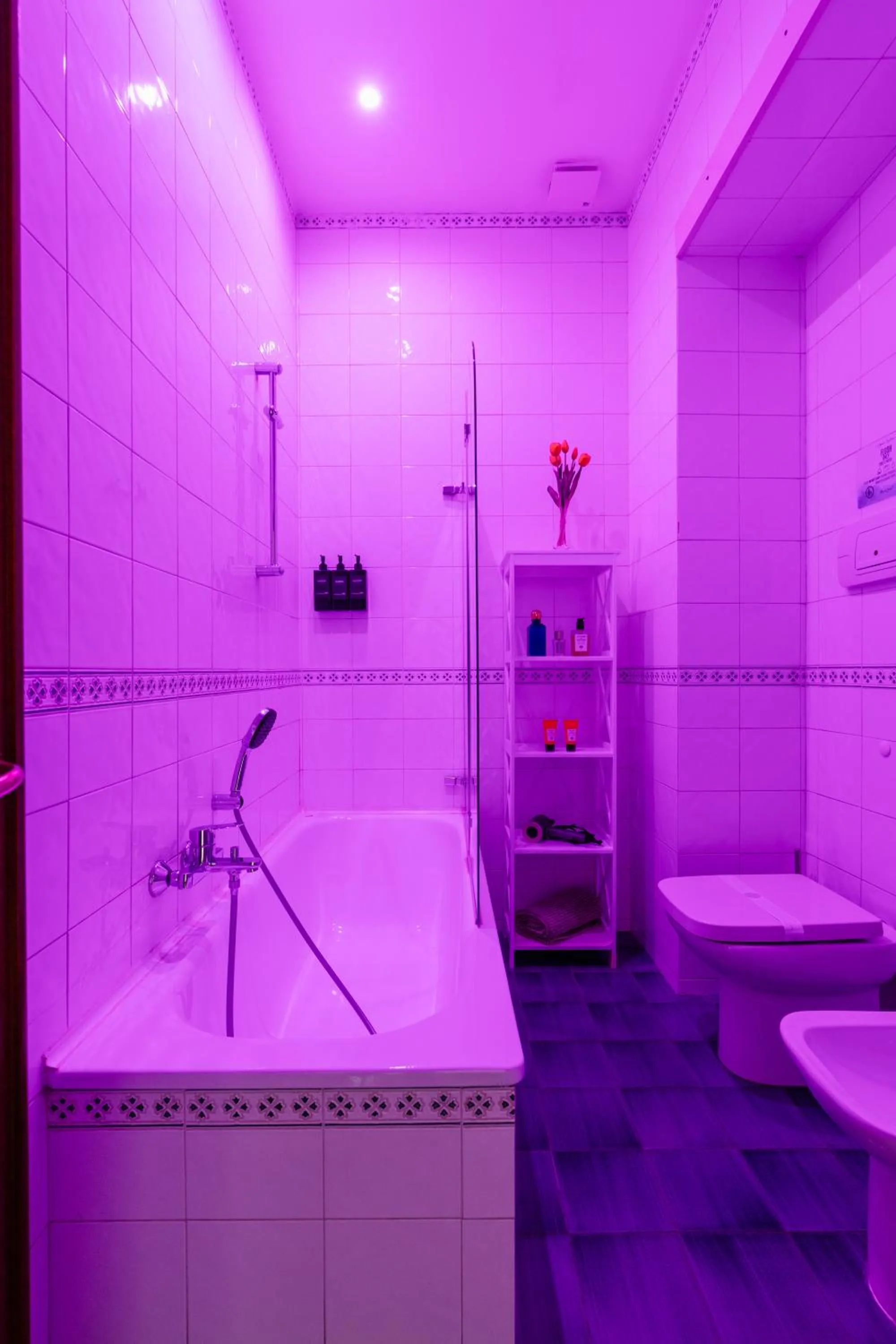 Shower in NapoliCentro Mare - Sea View Rooms & Suites