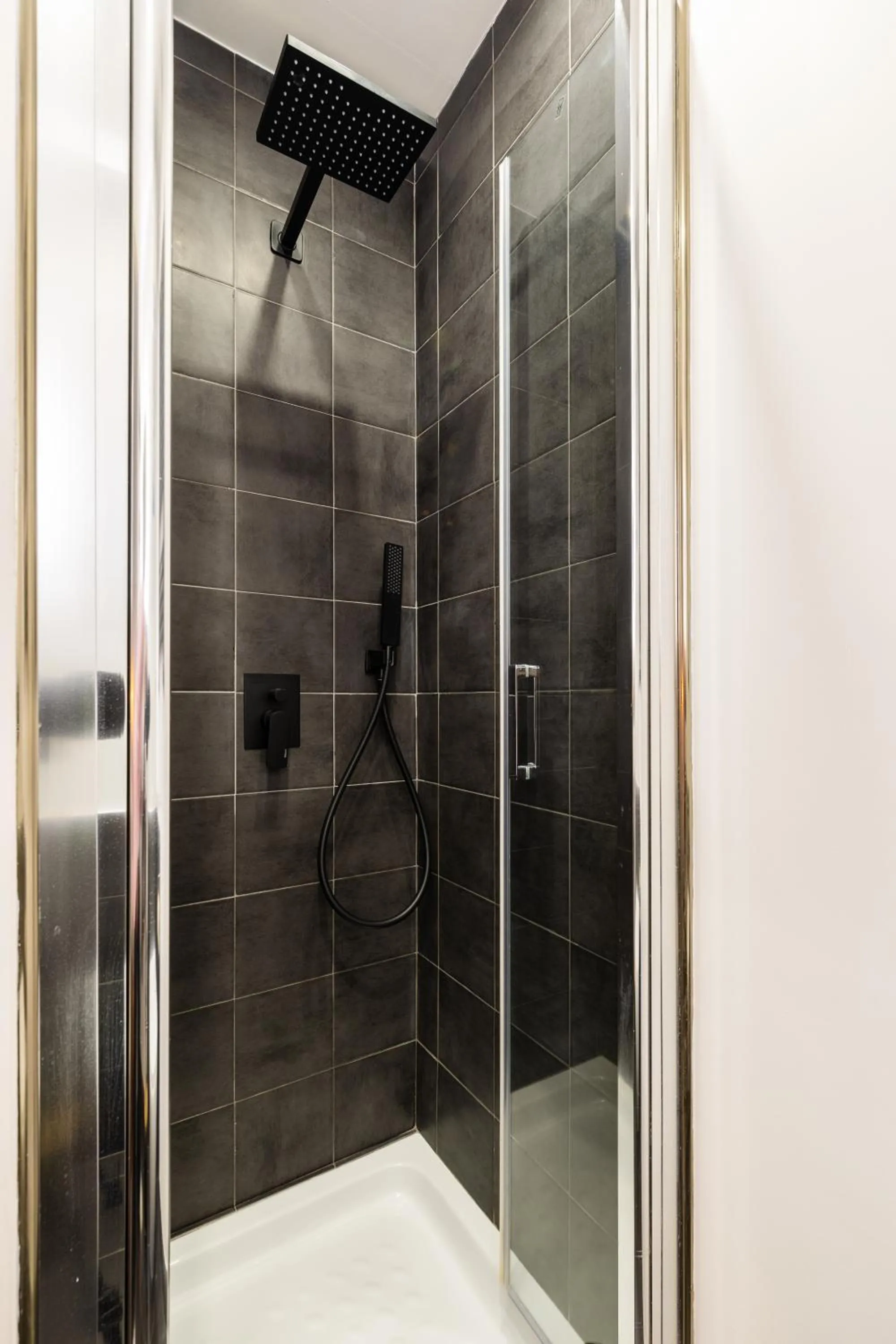 Shower in NapoliCentro Mare - Sea View Rooms & Suites