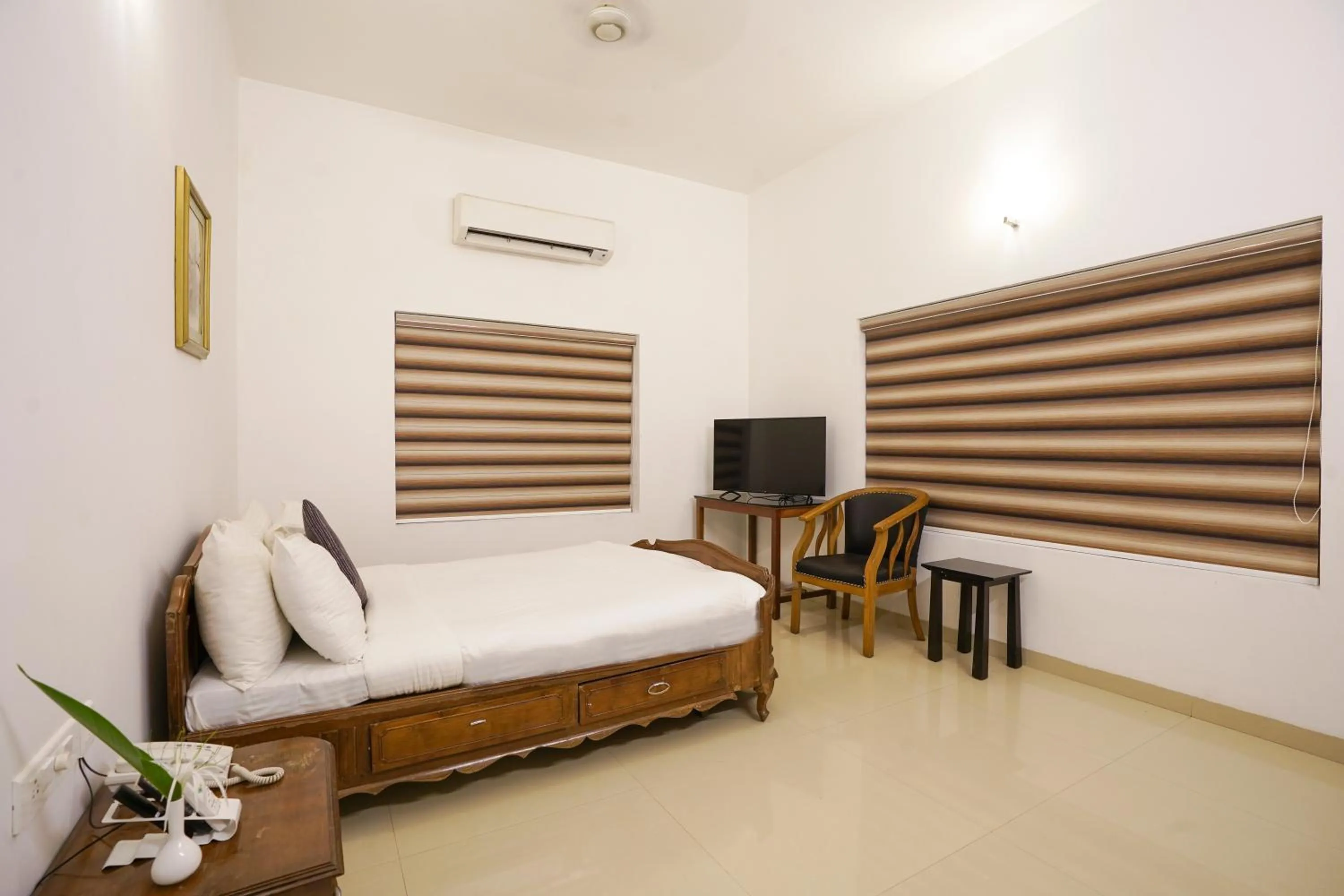 Photo of the whole room, Bed in Once Upon The River, Aluva - Near Cochin International Airport