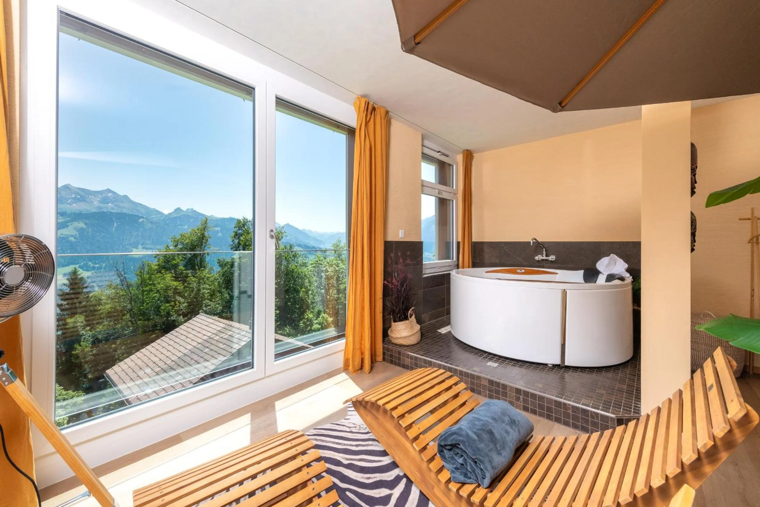Hot Tub in Hotel Zeit & Traum Privat SPA