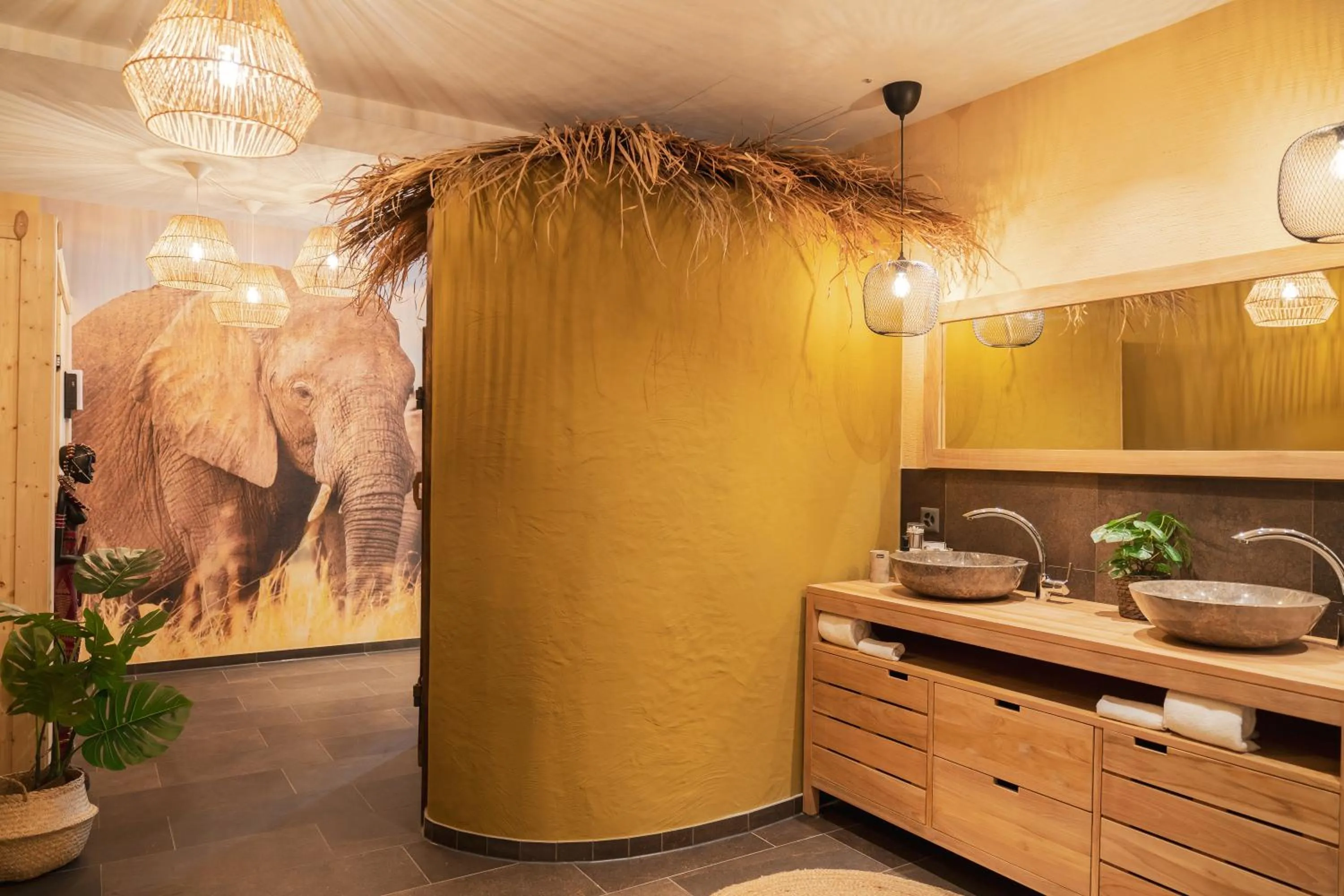 Bathroom in Hotel Zeit & Traum Privat SPA