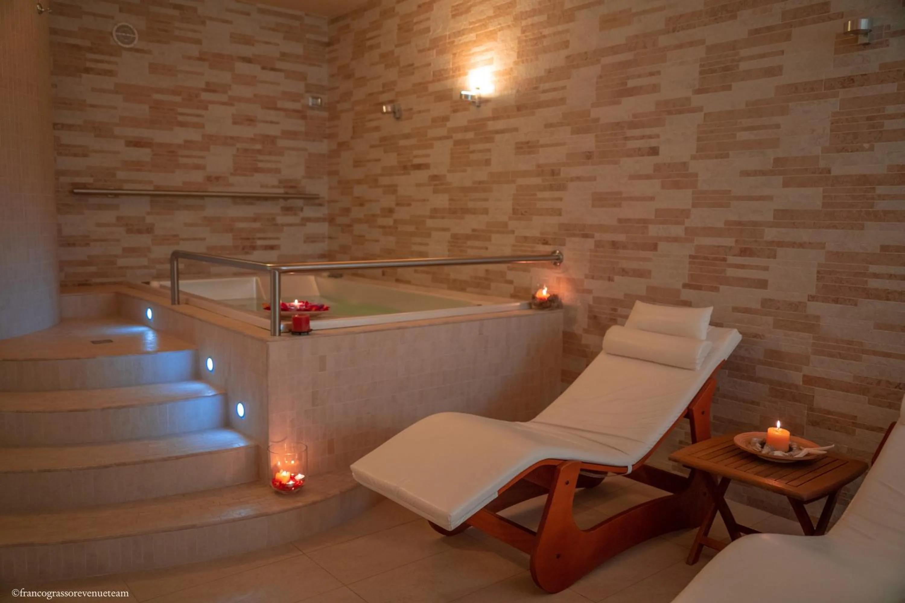 Hot Tub in Hotel Palace Magnolia SPA