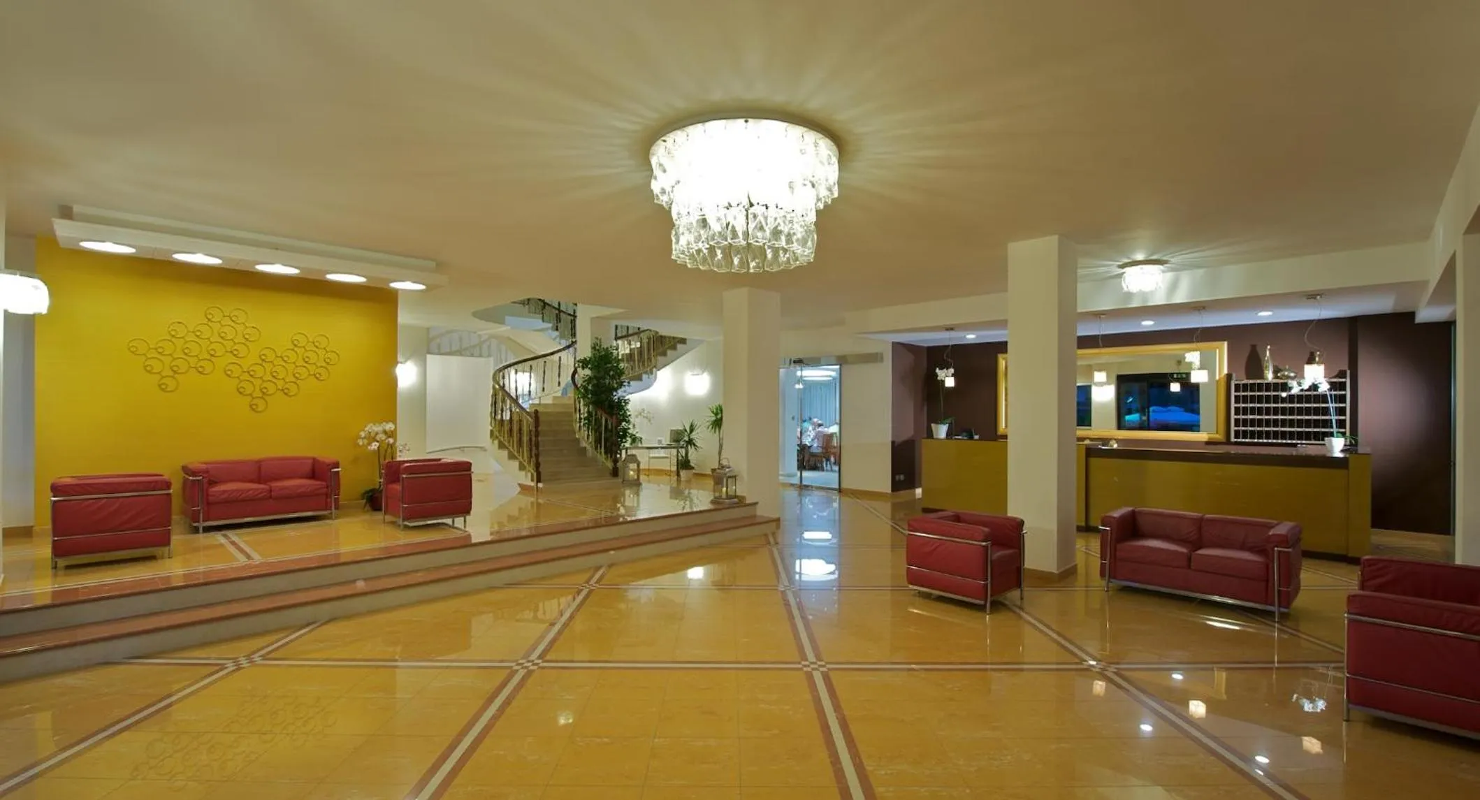 Lobby or reception in Hotel Palace Magnolia SPA