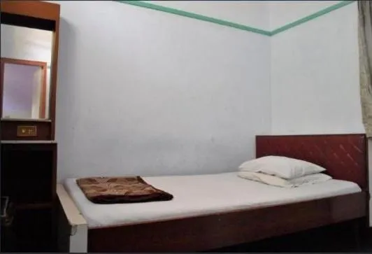 Bedroom in OYO Life 1708 Hotel Budi Famili 1 Syariah