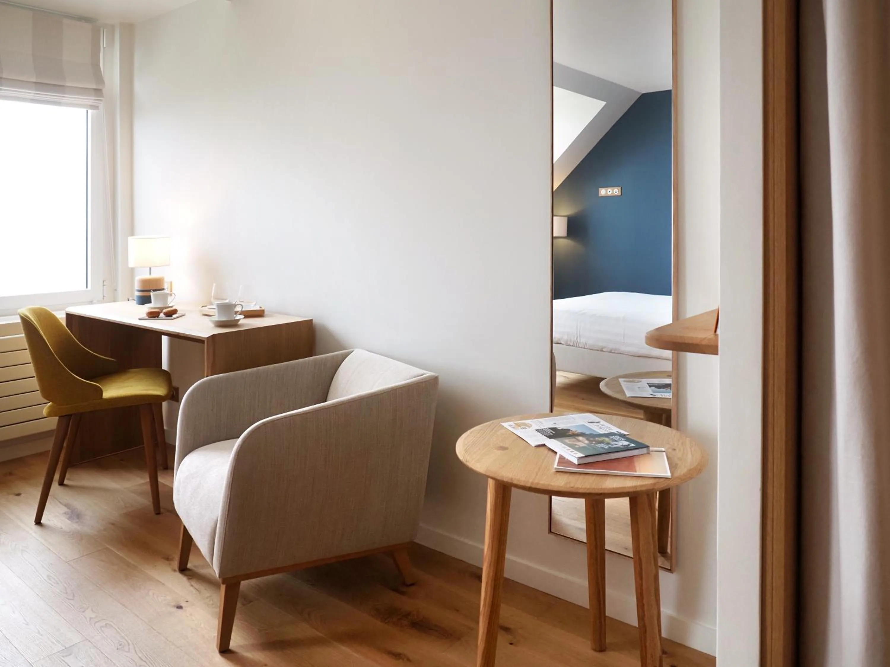 Bed in Logis Hôtel de Carantec