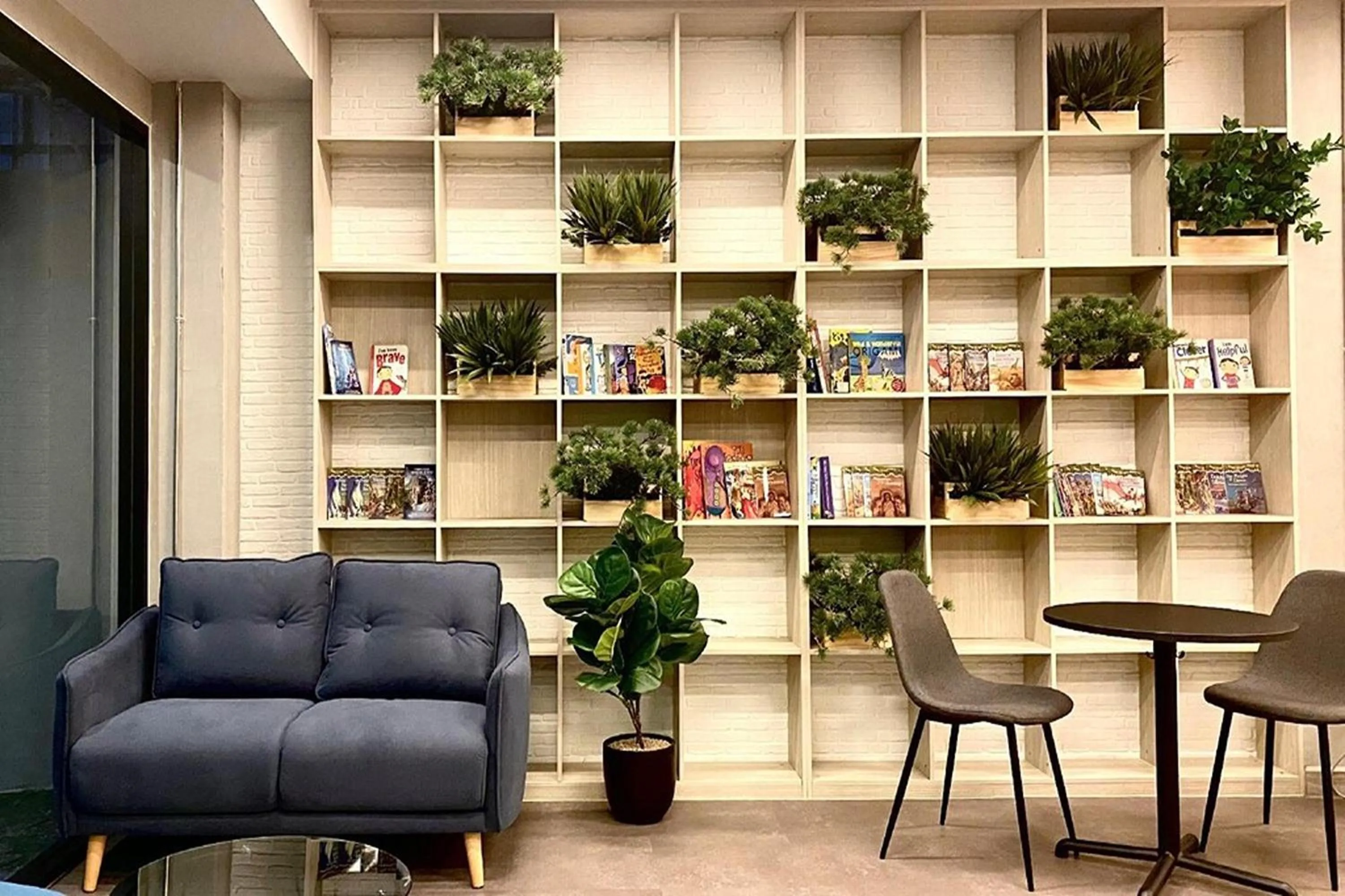 Living room in 44 Room Rama 3