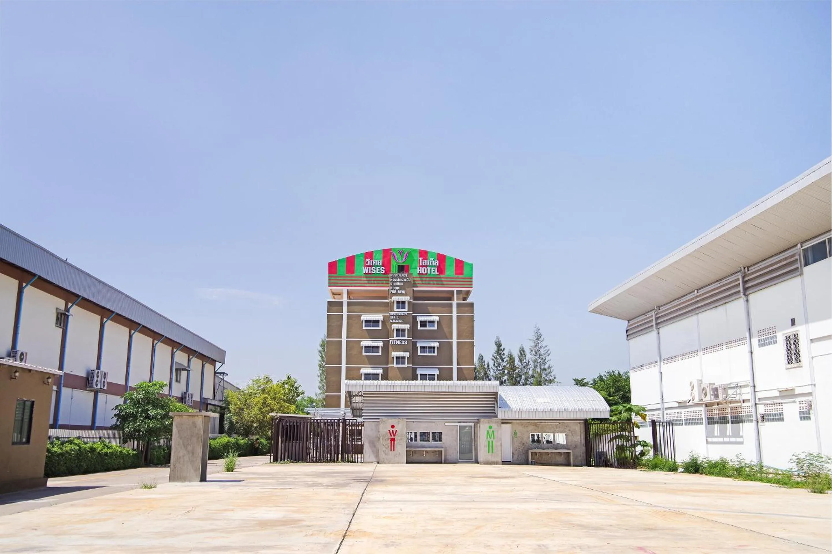 Facade/entrance in Wises Hotel
