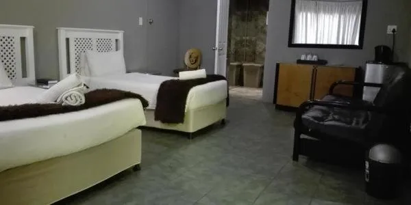 Bed in Waterside Lodge CC