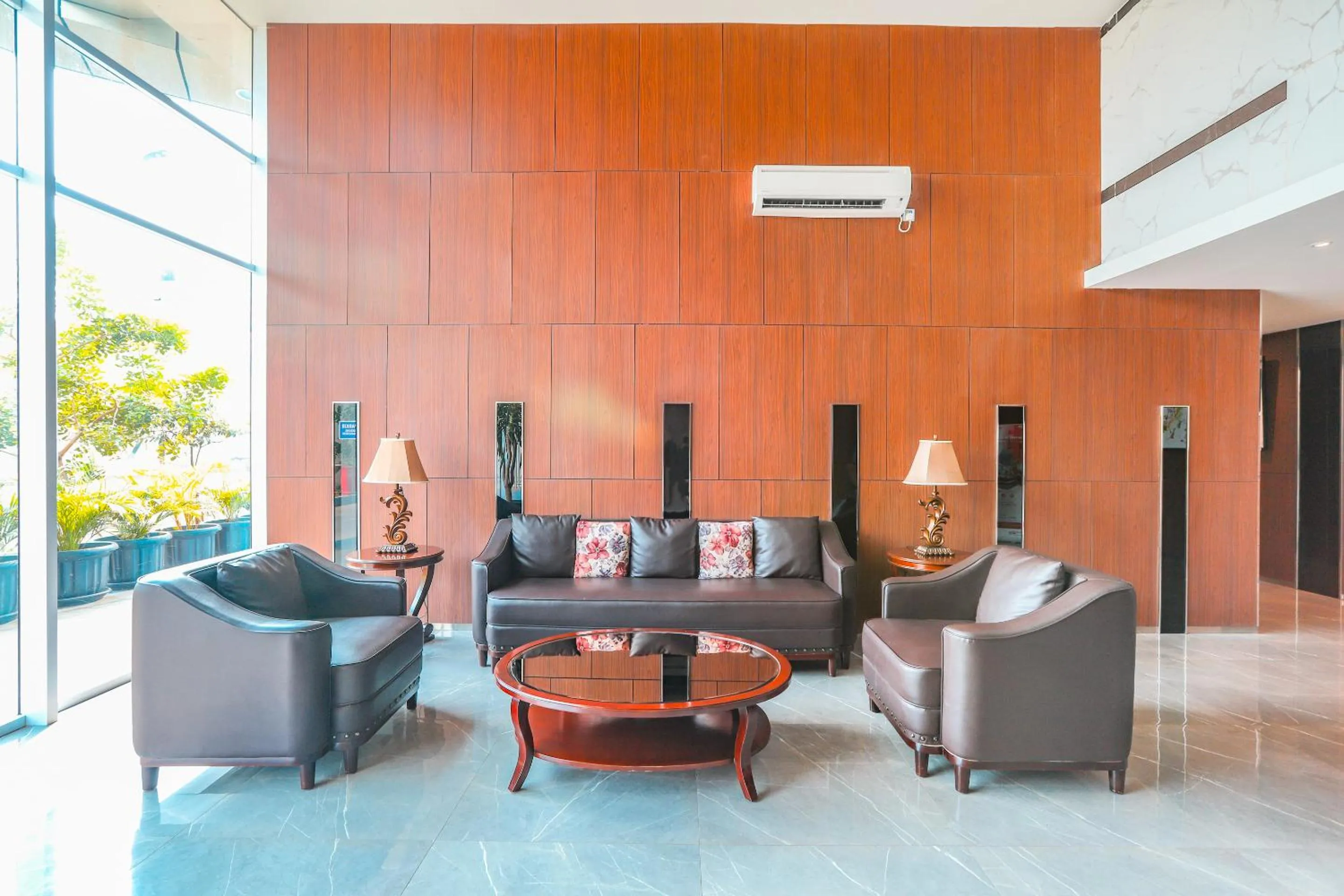 Living room, Lobby/Reception in Collection O 16 Vittoria Residence