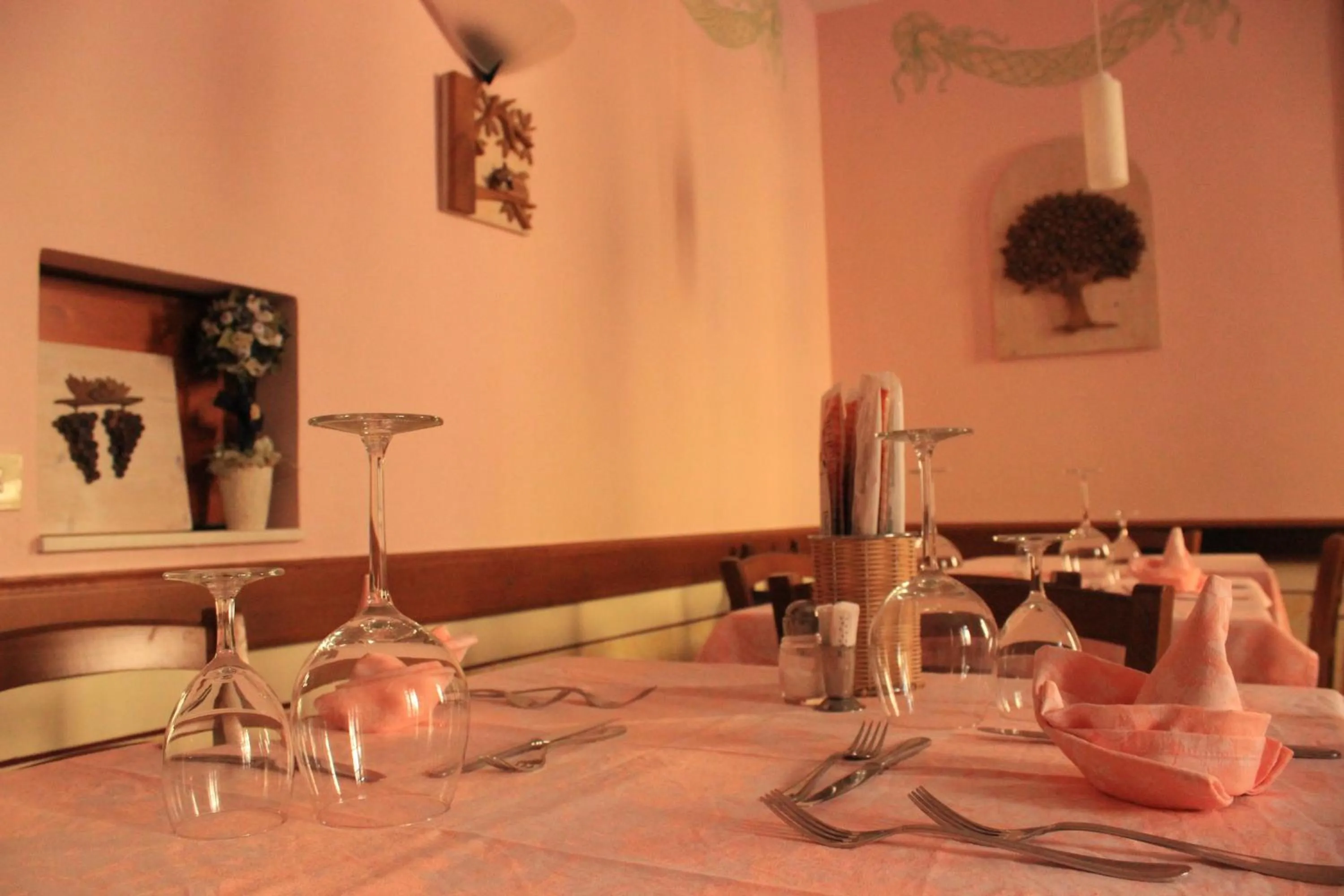 Restaurant/places to eat in Albergo Al Castello