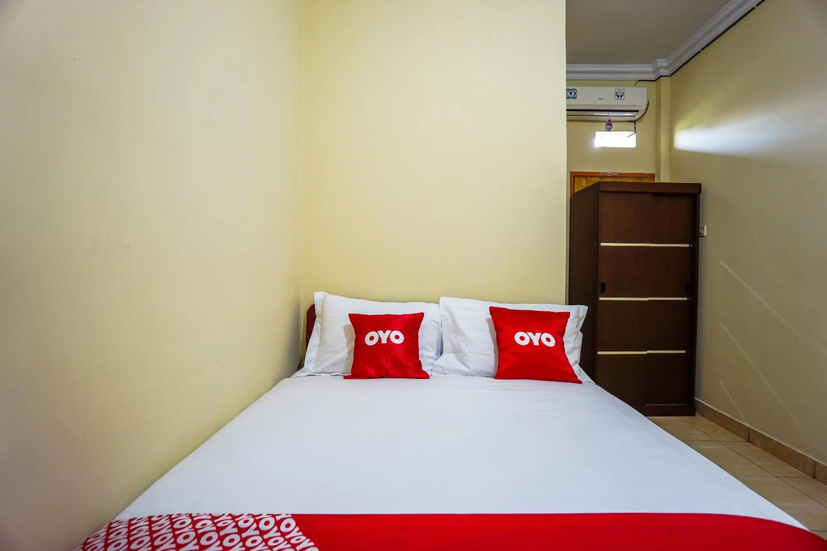 Bedroom in OYO 1720 A2b Residence