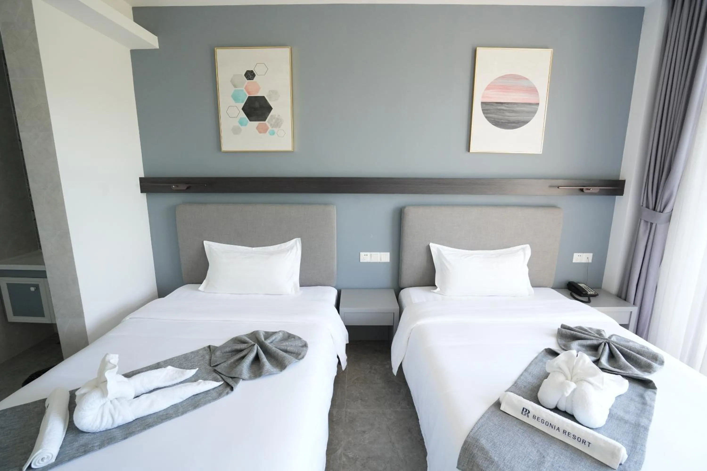 Bed in Bohol Panglao Begonia Resort