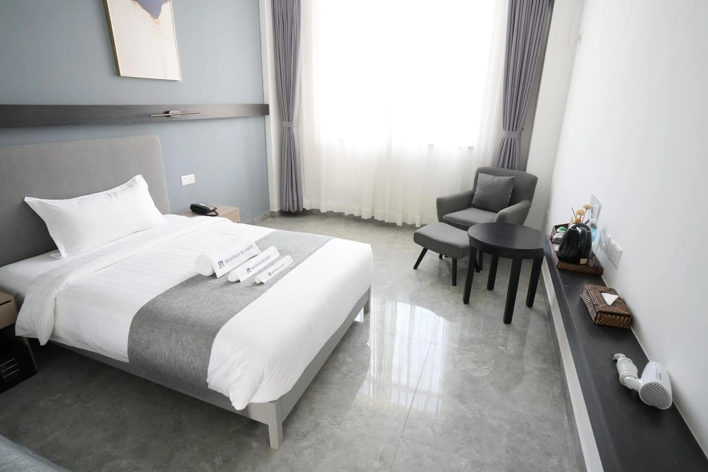 Bed in Bohol Panglao Begonia Resort