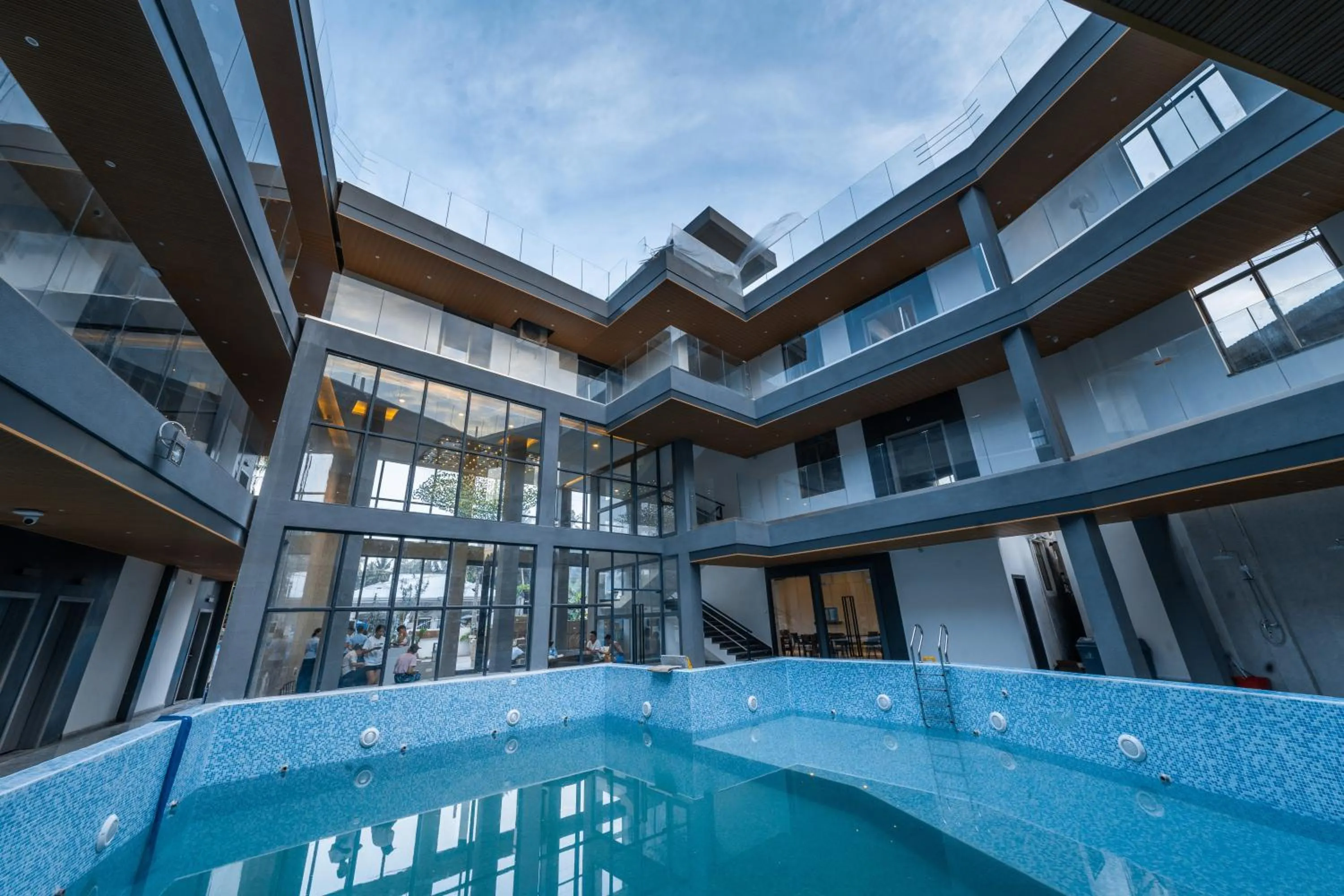 Swimming pool in Bohol Panglao Begonia Resort