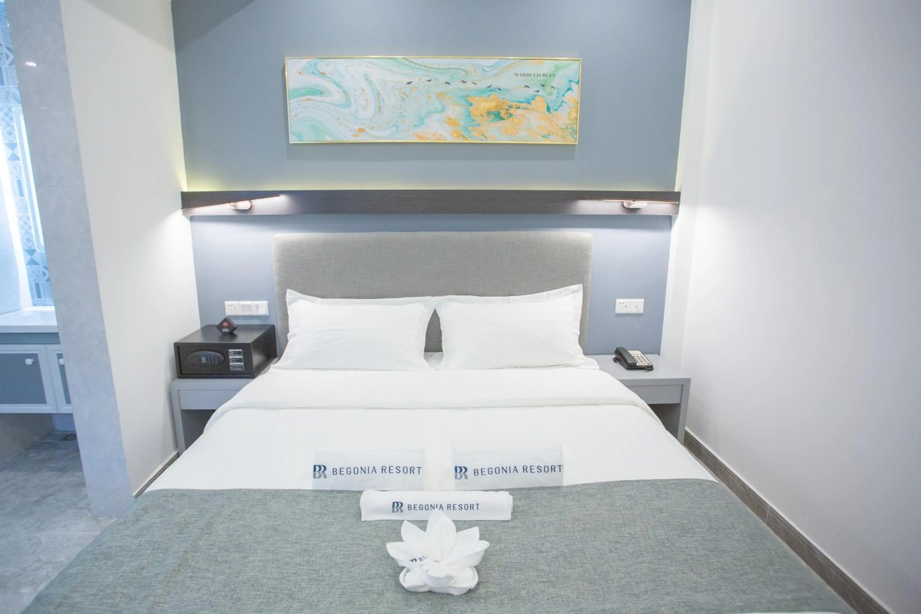 Bed in Bohol Panglao Begonia Resort