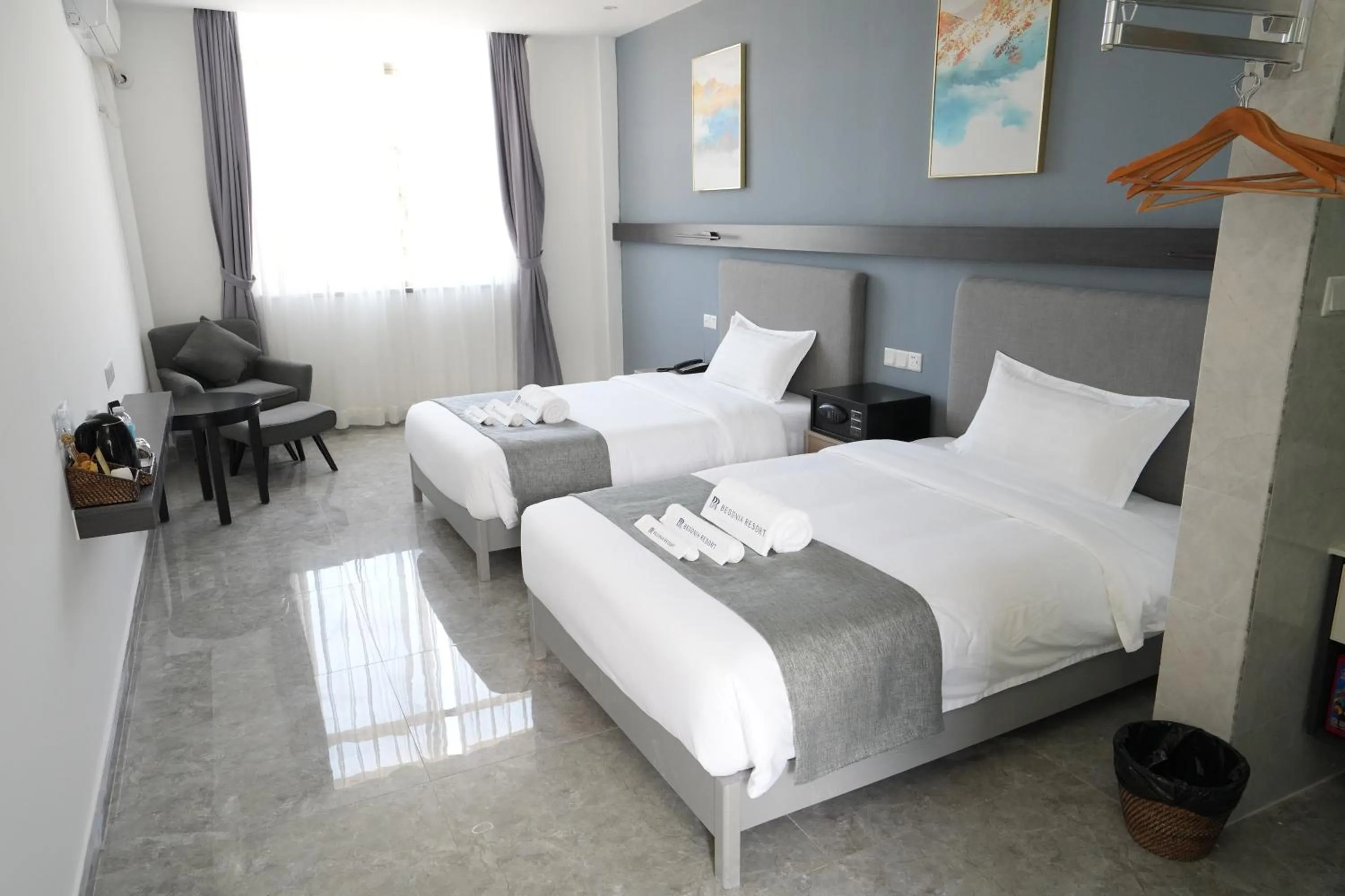 Photo of the whole room, Bed in Bohol Panglao Begonia Resort