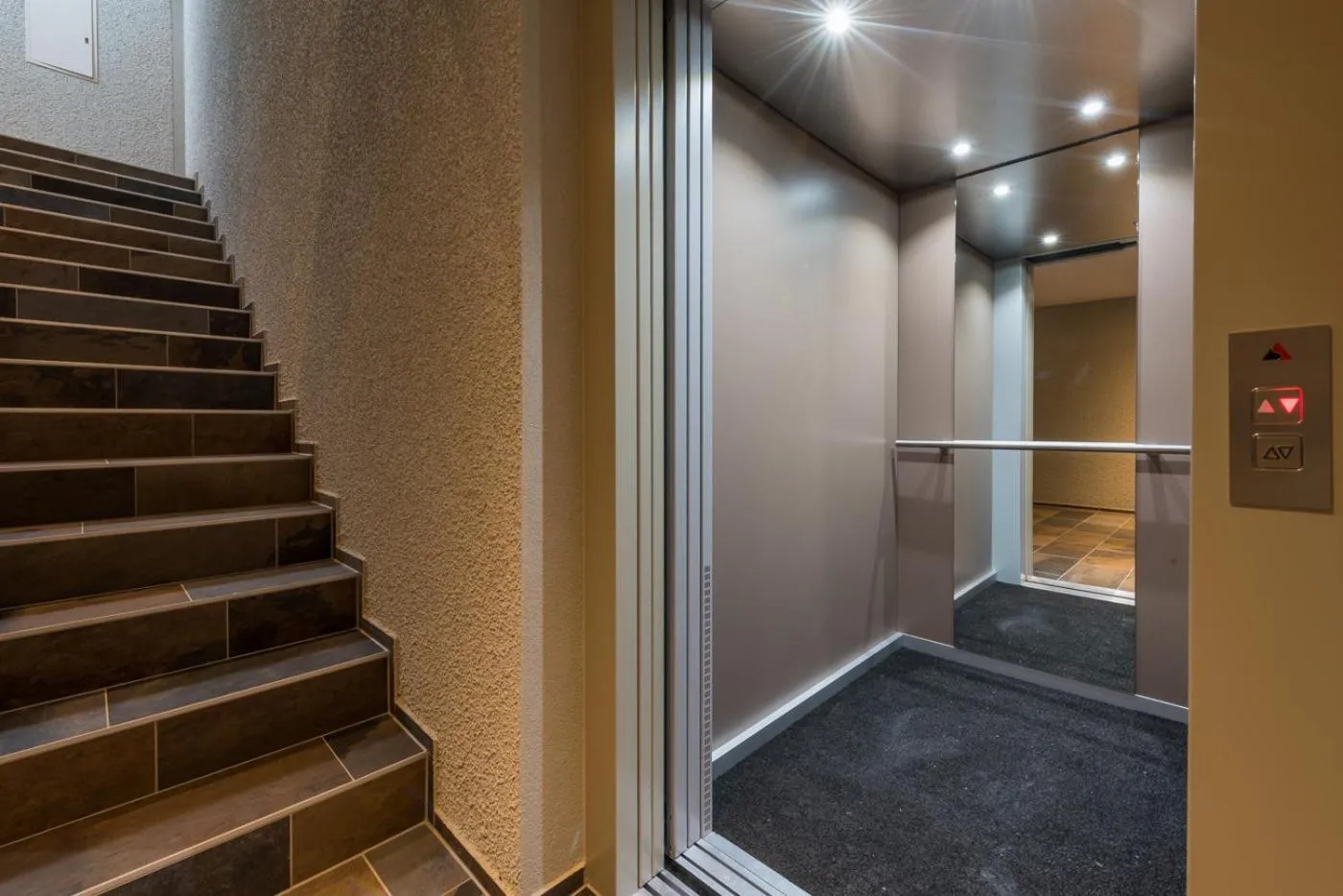 elevator in Montela Hotel & Resort - Suiten
