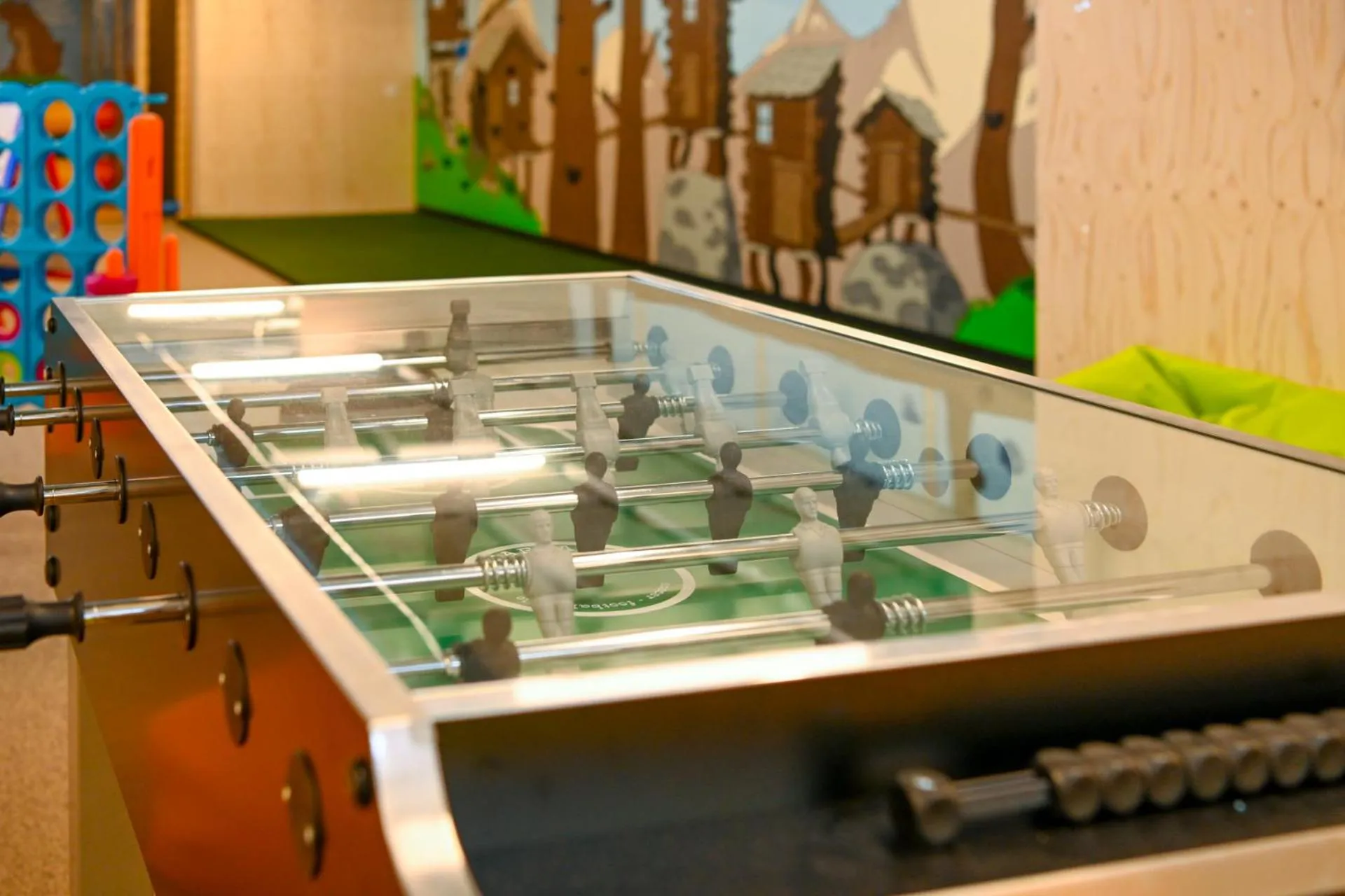 Game Room in Montela Hotel & Resort - Suiten