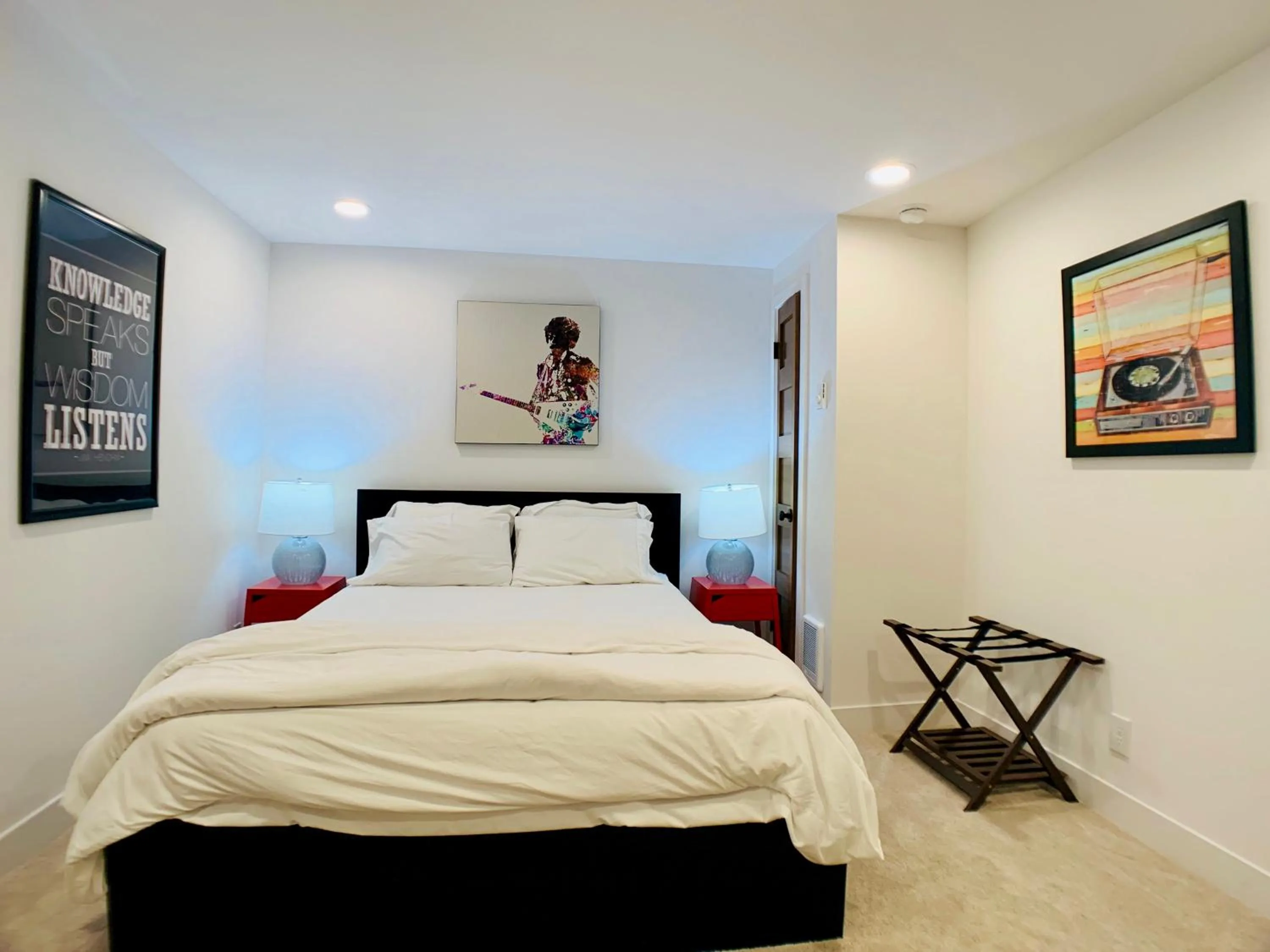 Bed in Phinneywood Hideaway - Zoo meets Lake