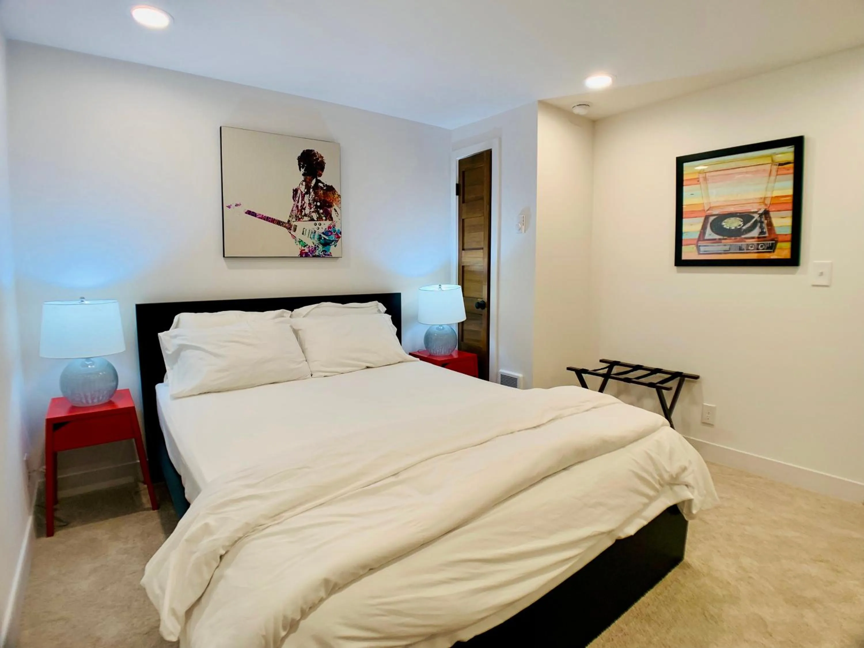 Bed in Phinneywood Hideaway - Zoo meets Lake