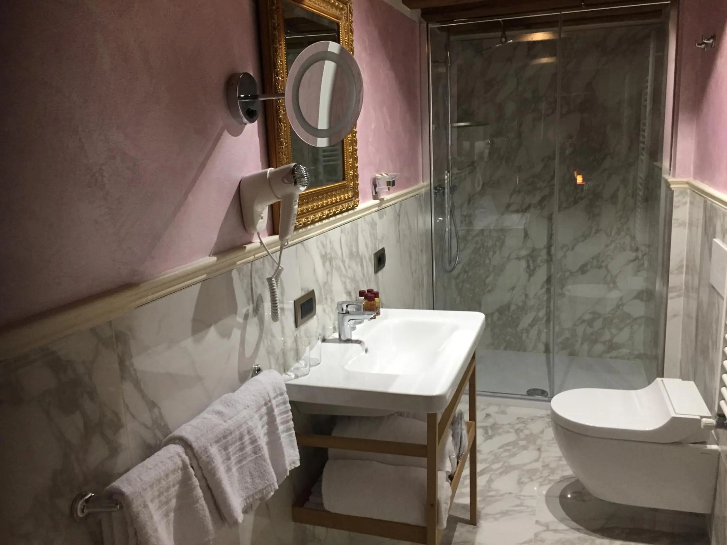 Bathroom in EGO' Residence Venice