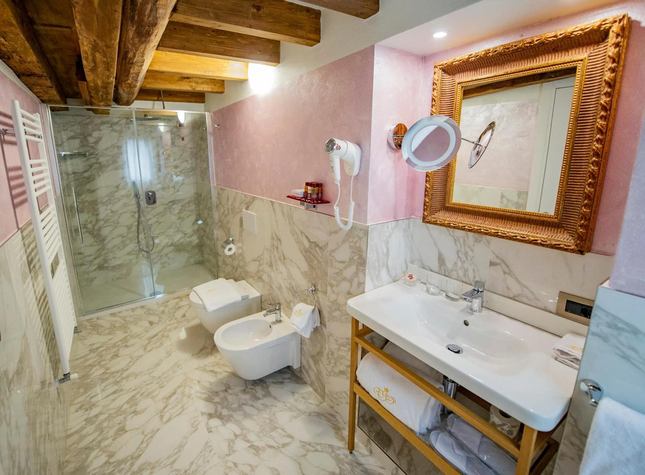 Bathroom in EGO' Residence Venice