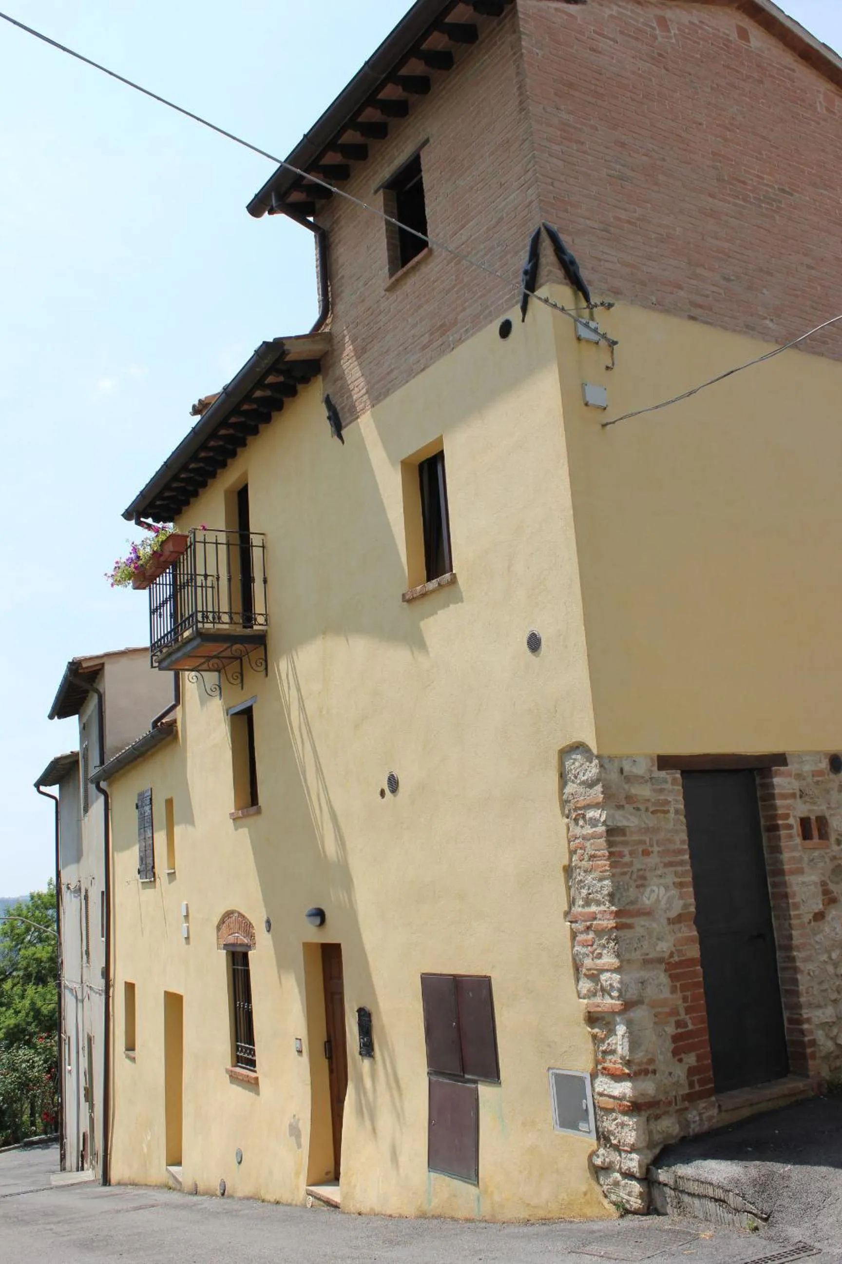 Property building in Il Focolare