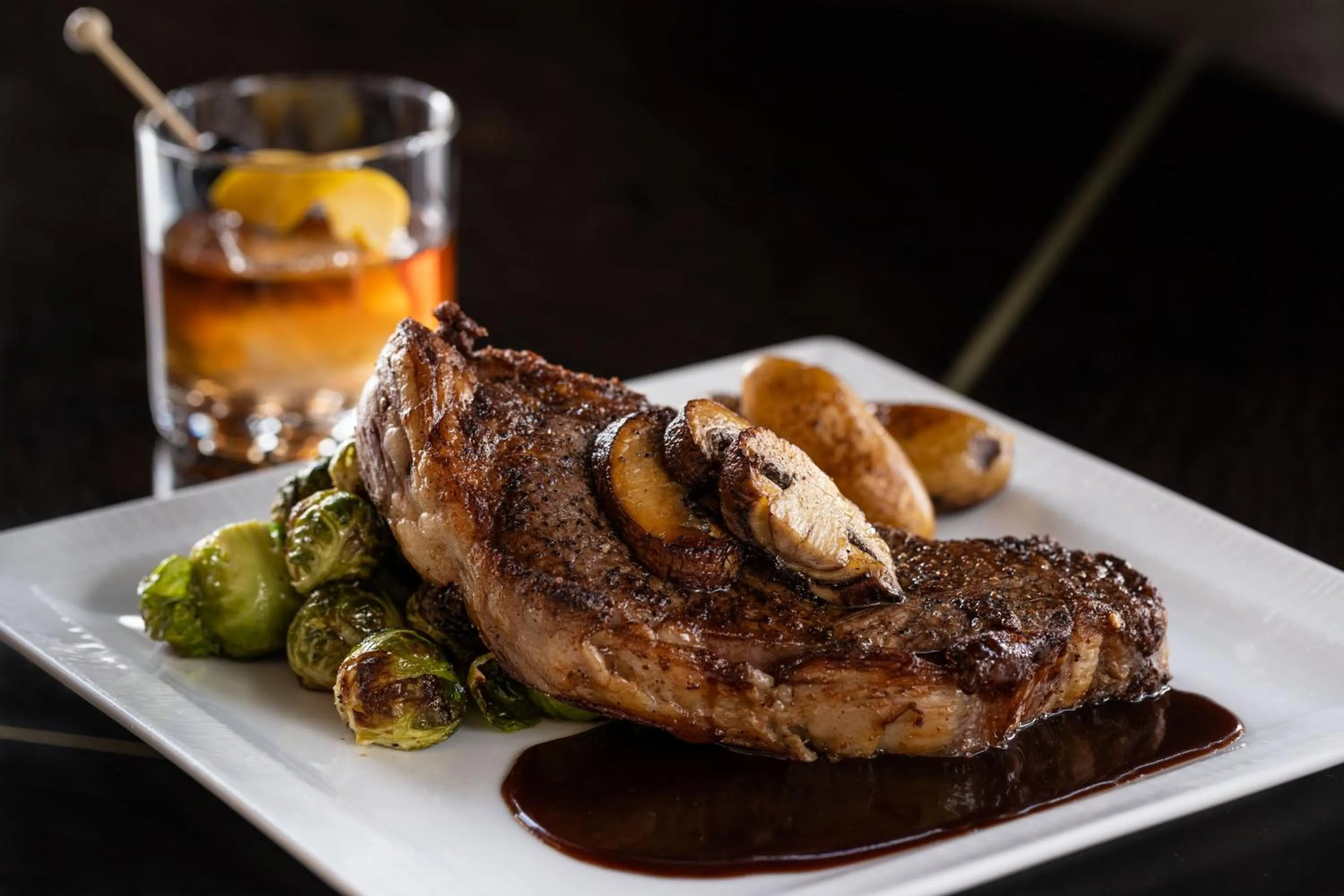 Restaurant/places to eat in BLU-Tique, Akron, a Tribute Portfolio Hotel