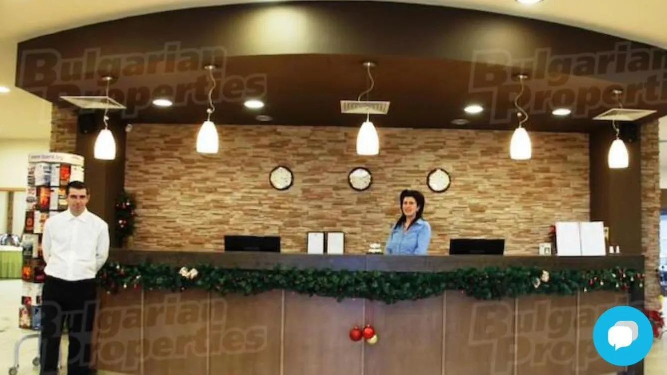 Staff in Stylish Studio Apart Aspen Golf Resort