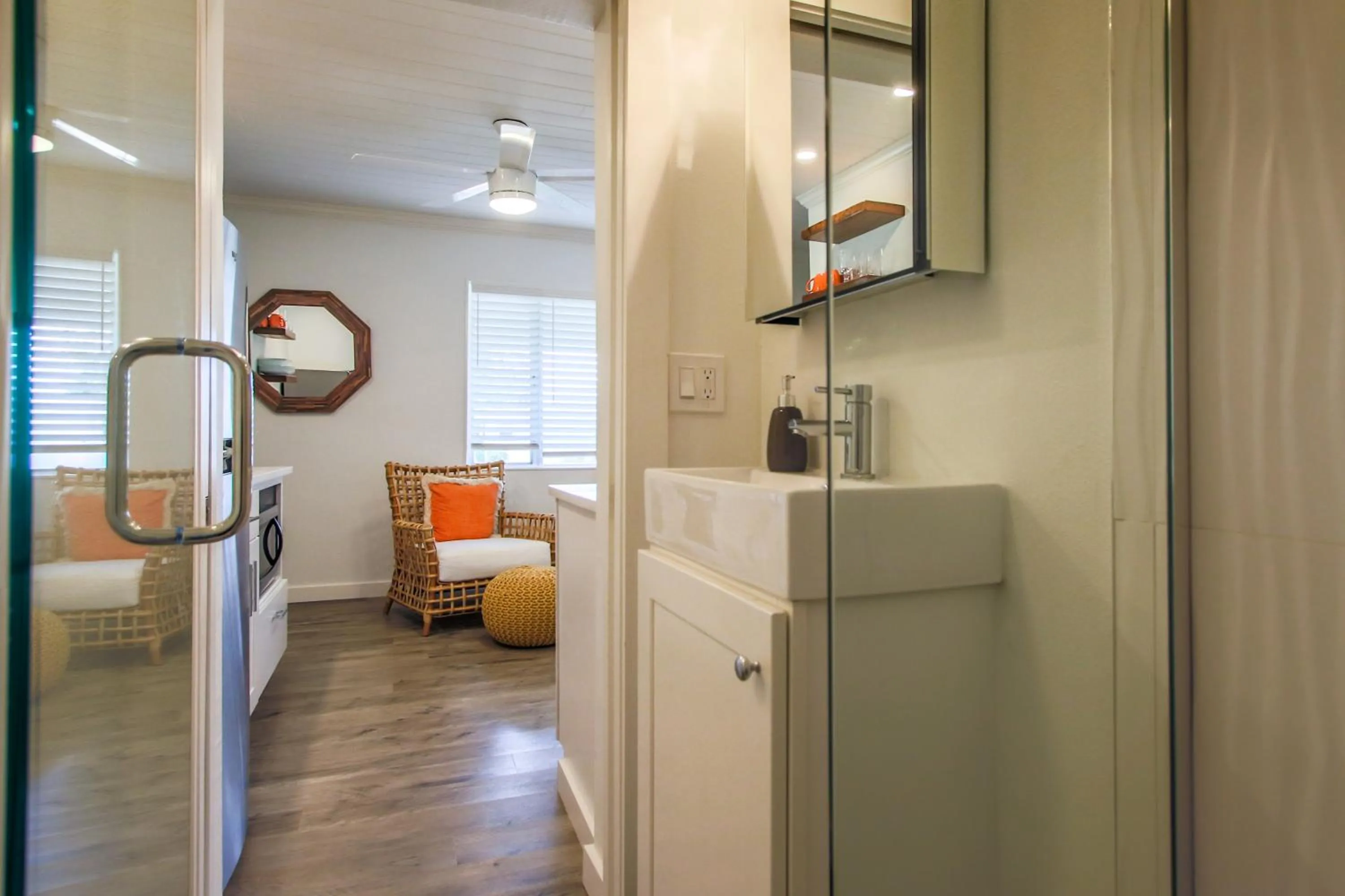 Island View Cottages Sebastian