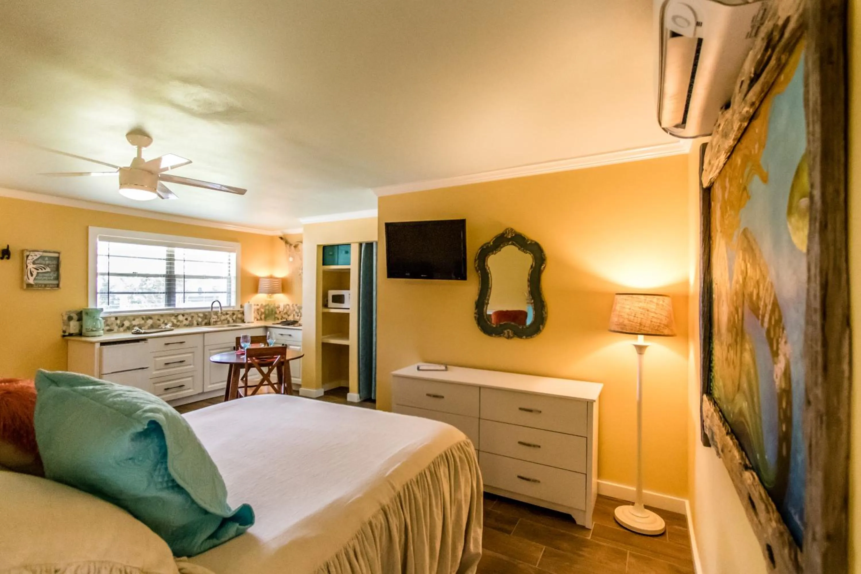 Bed in Island View Cottages Sebastian