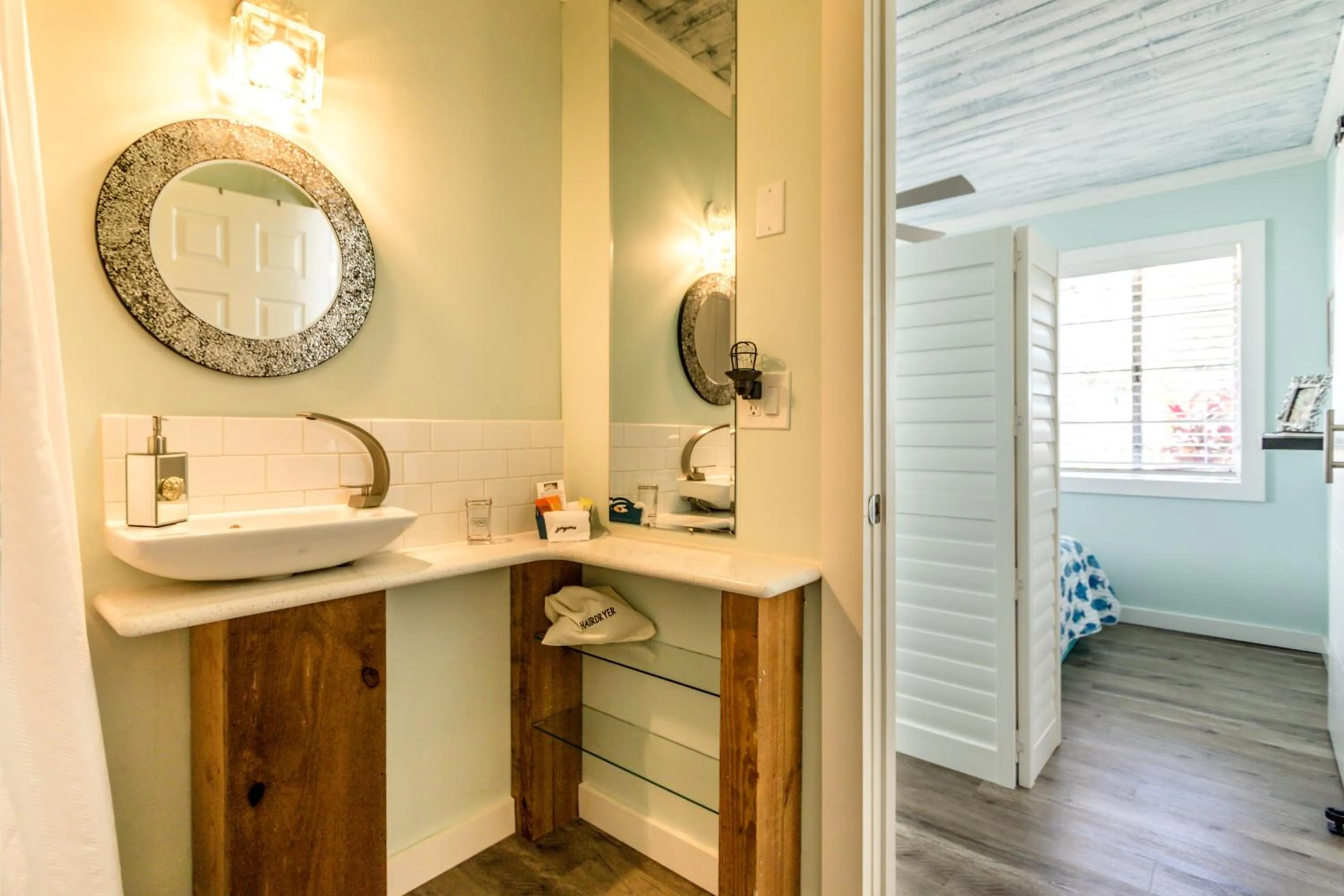 Island View Cottages Sebastian