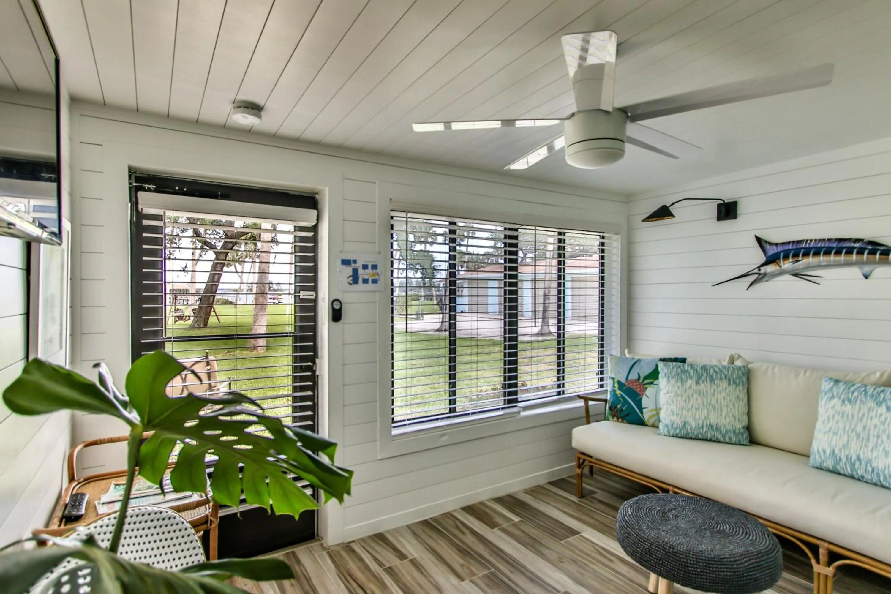 Island View Cottages Sebastian