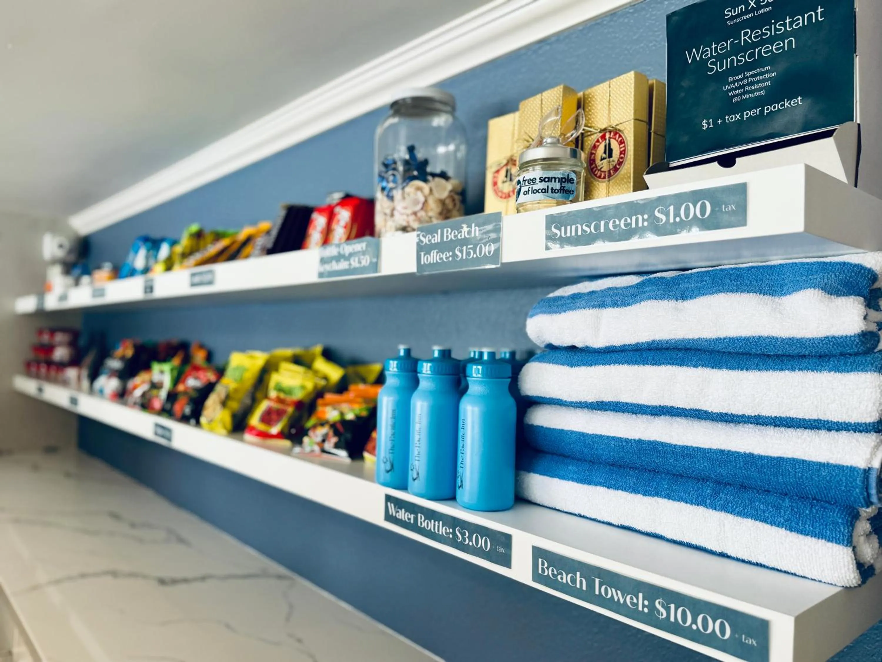 Shopping Area in The Pacific Inn